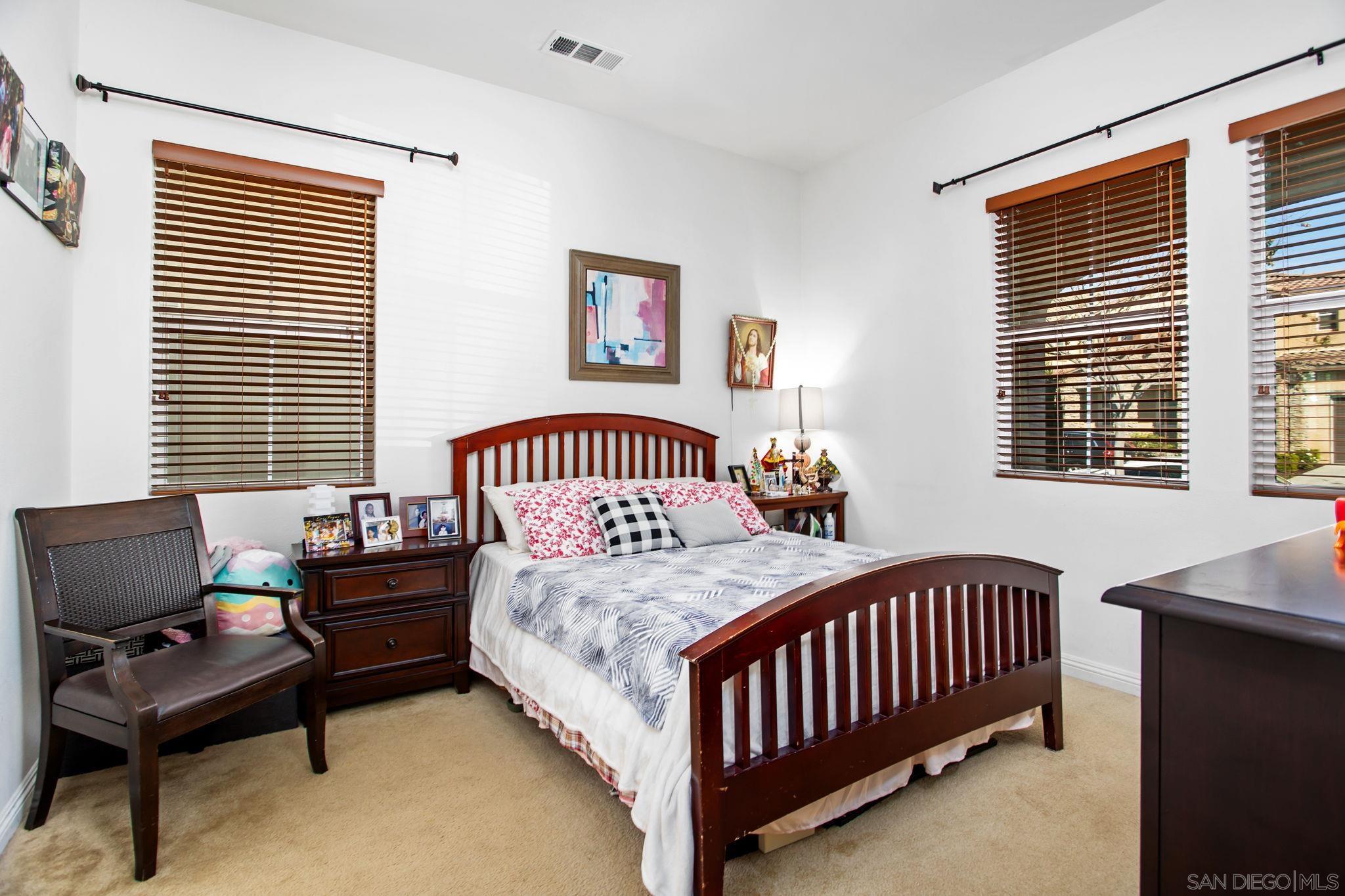 Detail Gallery Image 8 of 36 For 1818  Santa Christina Ave, Chula Vista,  CA 91913 - 4 Beds | 3/1 Baths