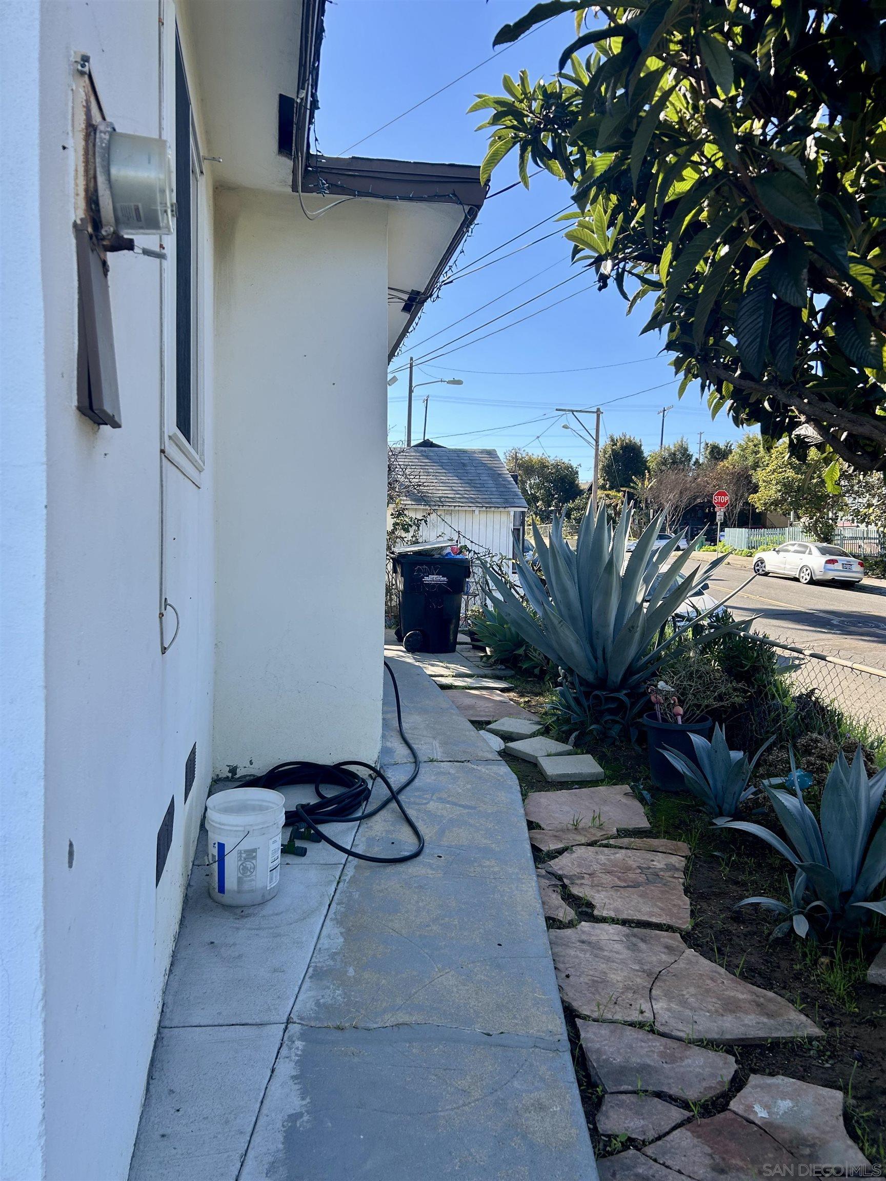 Detail Gallery Image 8 of 18 For 853 S 32nd St, San Diego,  CA 92113 - – Beds | – Baths