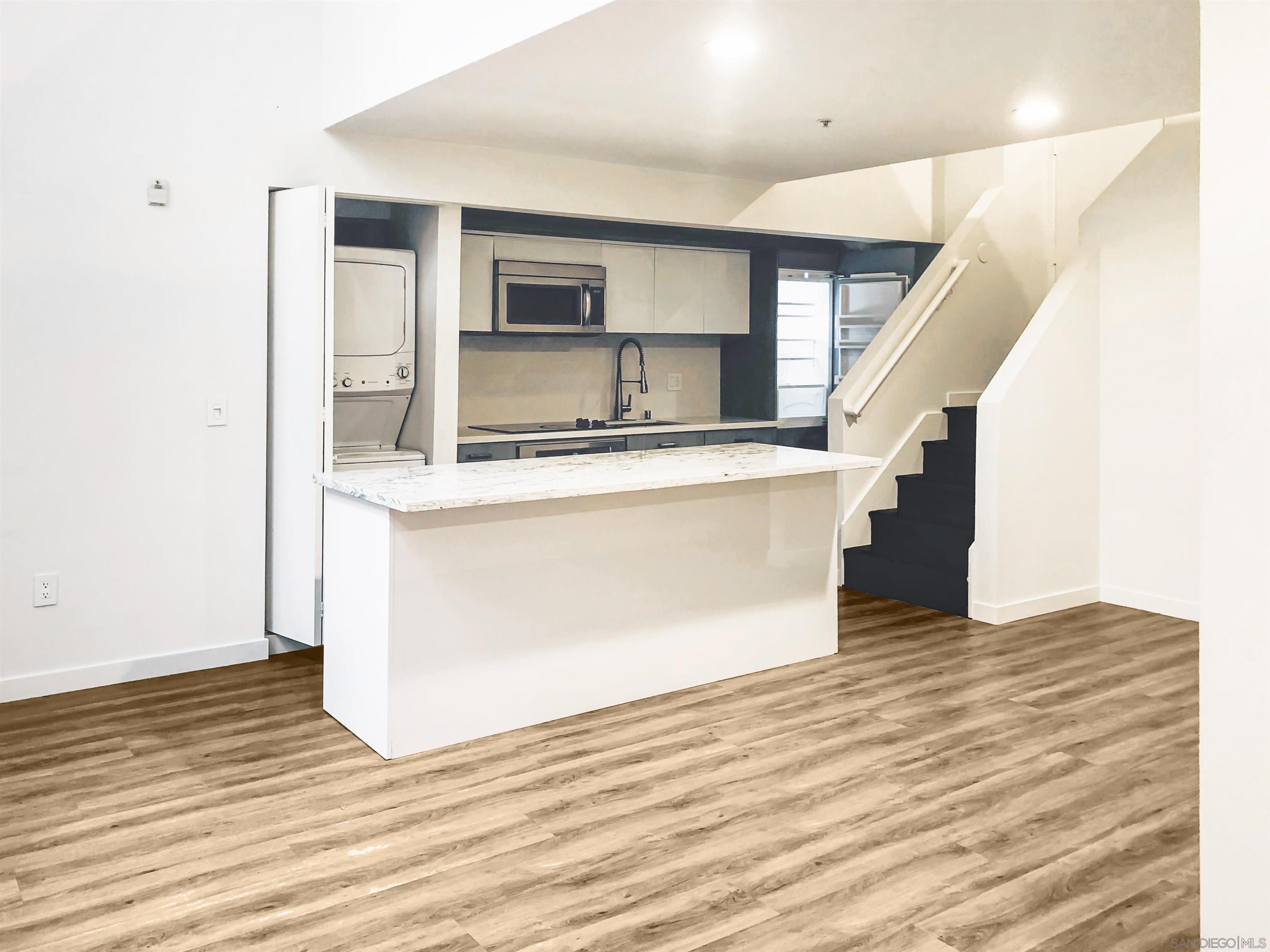 Detail Gallery Image 13 of 20 For 1944  State St  1, San Diego,  CA 92101 - 2 Beds | 1 Baths