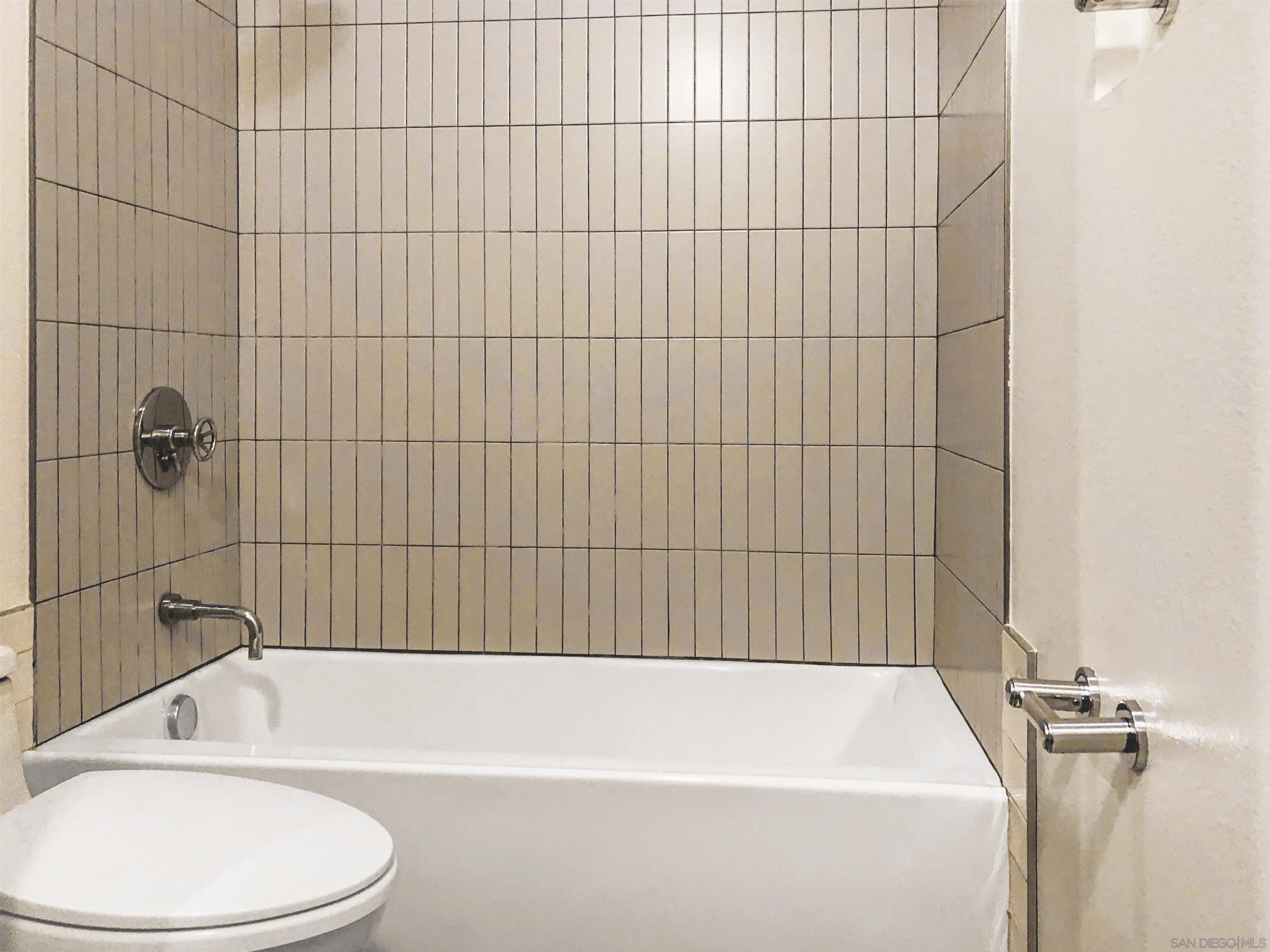 Detail Gallery Image 3 of 20 For 1944  State St  1, San Diego,  CA 92101 - 2 Beds | 1 Baths