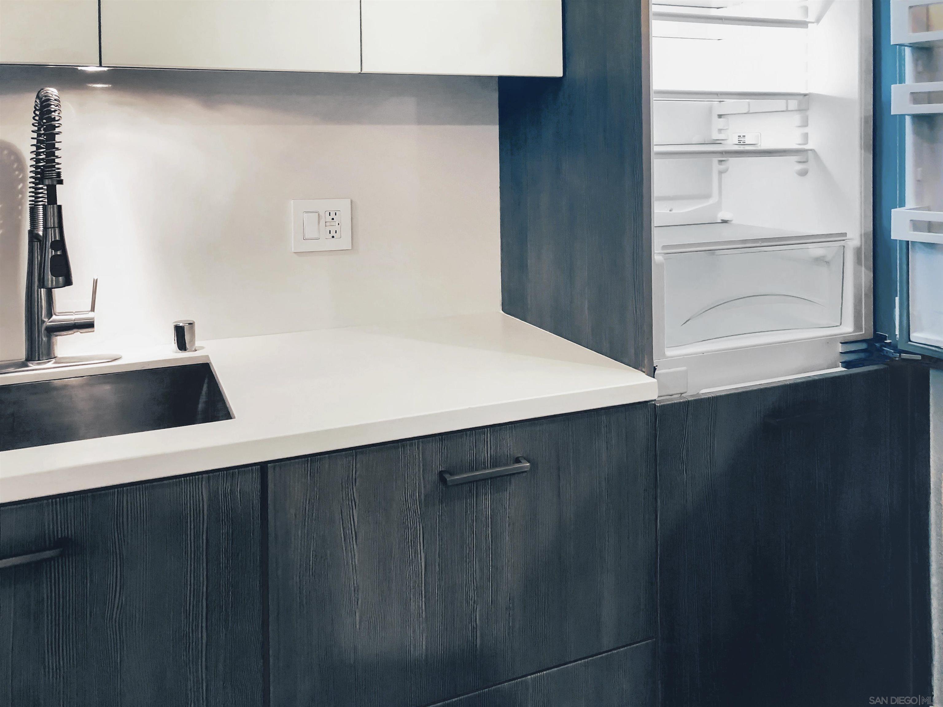 Detail Gallery Image 6 of 20 For 1944  State St  1, San Diego,  CA 92101 - 2 Beds | 1 Baths