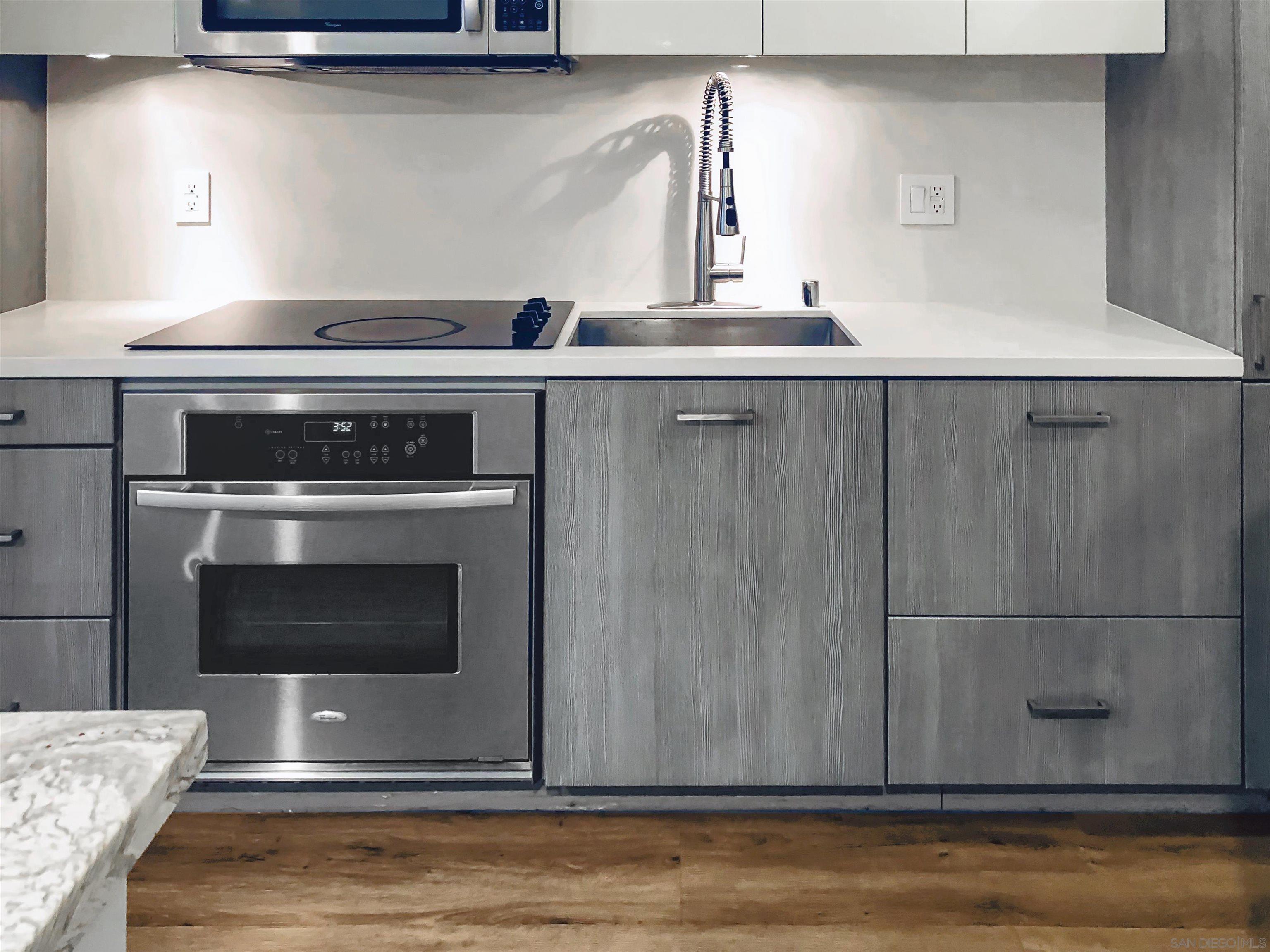 Detail Gallery Image 8 of 20 For 1944  State St  1, San Diego,  CA 92101 - 2 Beds | 1 Baths