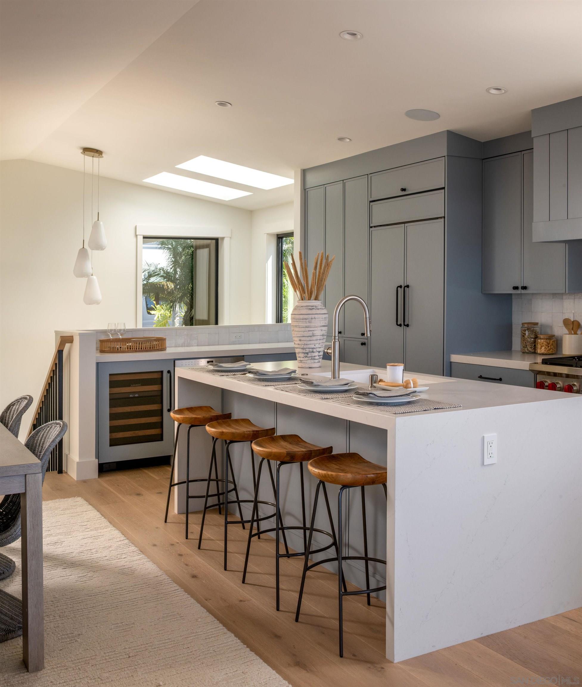 Detail Gallery Image 11 of 29 For 2258  Cambridge Ave, Cardiff By The Sea,  CA 92007 - 4 Beds | 3/2 Baths