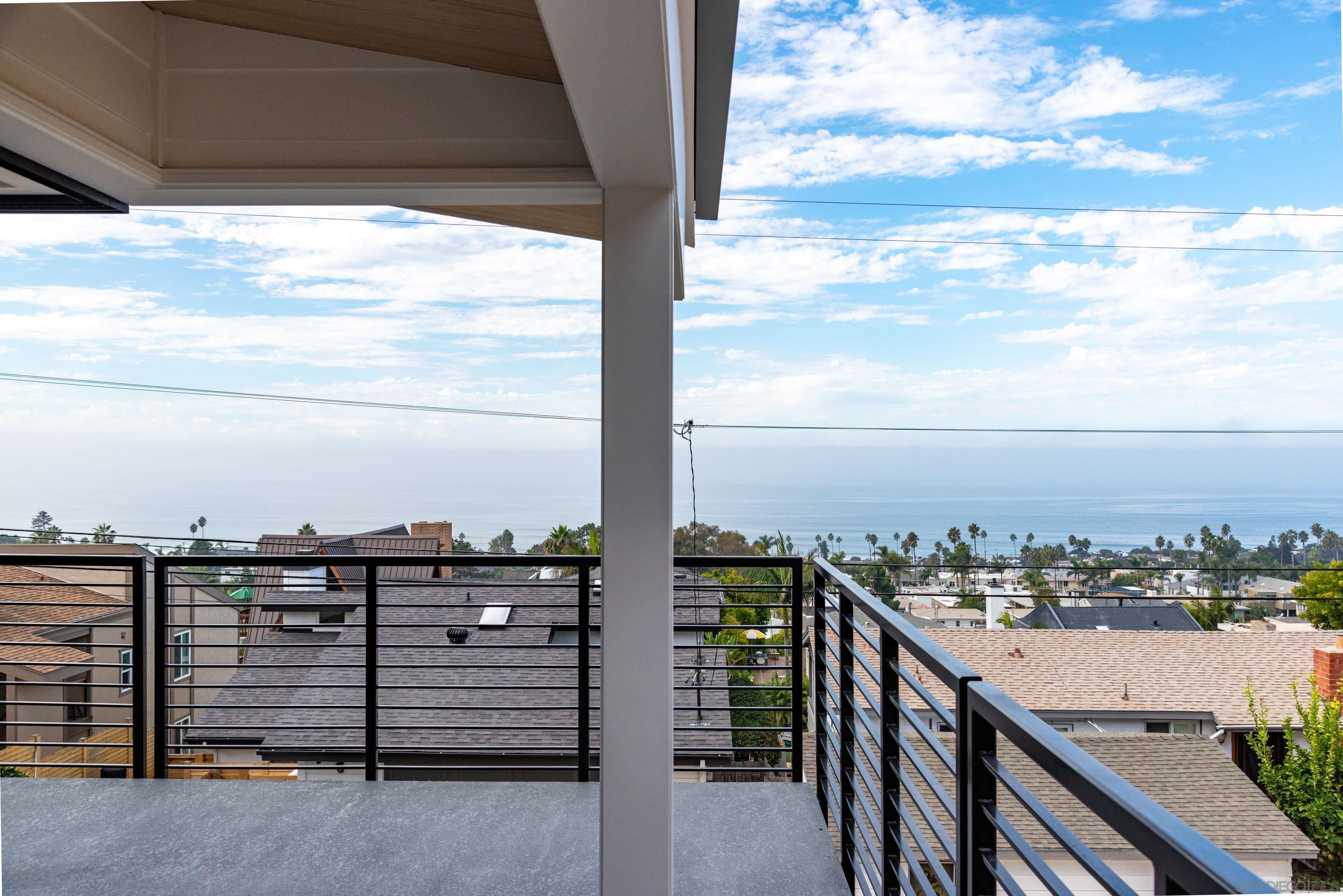 Detail Gallery Image 14 of 29 For 2258  Cambridge Ave, Cardiff By The Sea,  CA 92007 - 4 Beds | 3/2 Baths