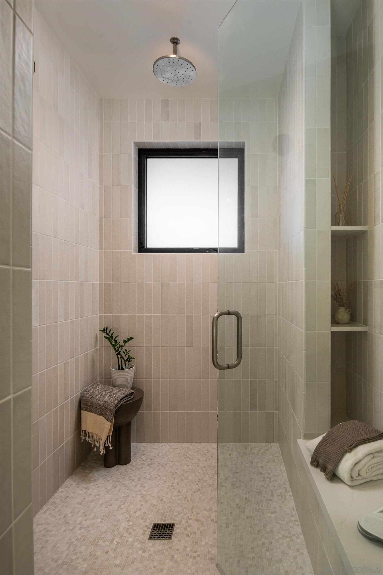 Detail Gallery Image 17 of 29 For 2258  Cambridge Ave, Cardiff By The Sea,  CA 92007 - 4 Beds | 3/2 Baths