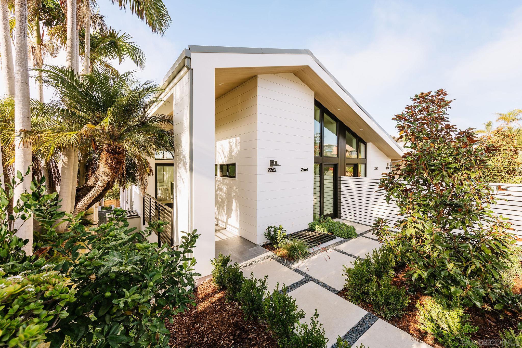 Detail Gallery Image 3 of 29 For 2258  Cambridge Ave, Cardiff By The Sea,  CA 92007 - 4 Beds | 3/2 Baths