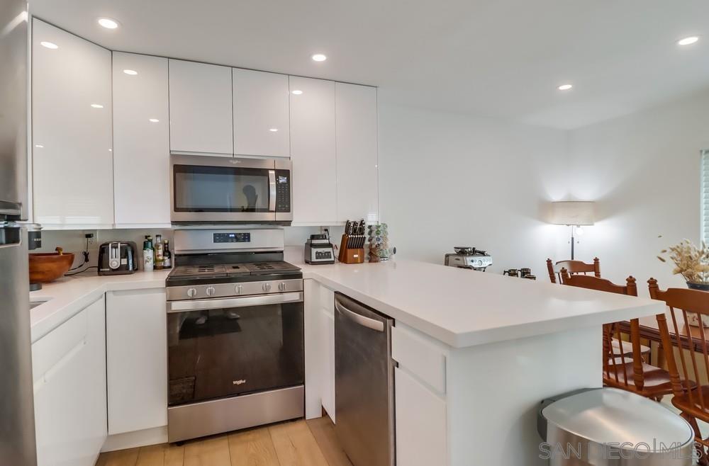 Detail Gallery Image 2 of 44 For 4053-55  Jewell St, San Diego,  CA 92109 - – Beds | – Baths