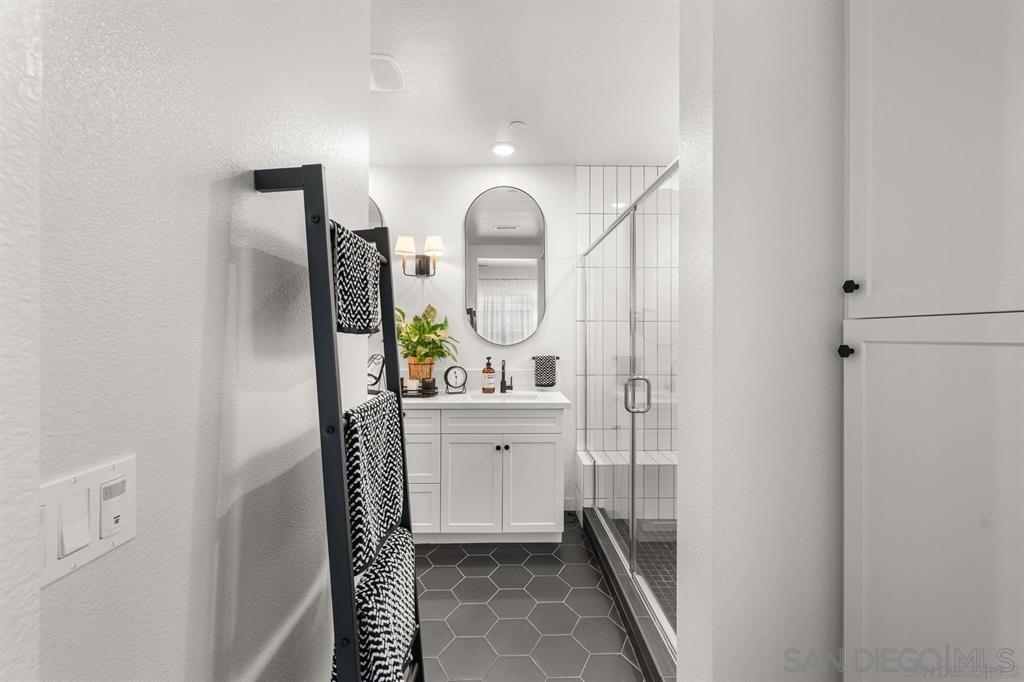 Detail Gallery Image 12 of 38 For 3001  Bravo Loop  #2,  Chula Vista,  CA 91915 - 3 Beds | 2 Baths