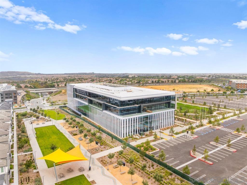 Detail Gallery Image 33 of 38 For 3001  Bravo Loop  #2,  Chula Vista,  CA 91915 - 3 Beds | 2 Baths