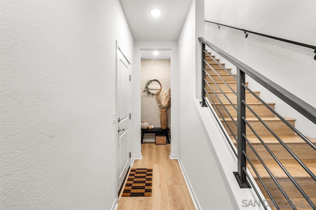 Detail Gallery Image 9 of 38 For 3001  Bravo Loop  #2,  Chula Vista,  CA 91915 - 3 Beds | 2 Baths