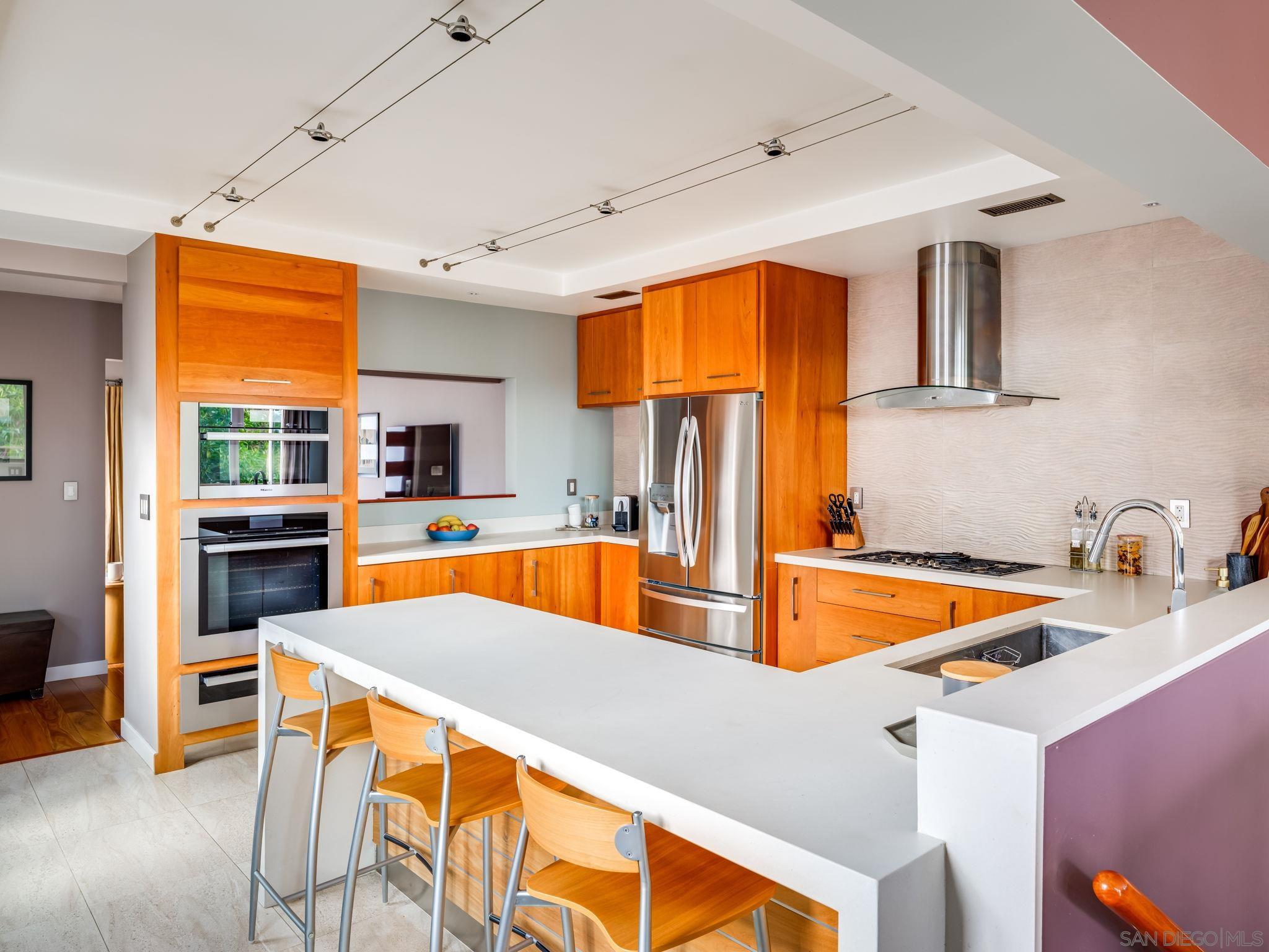 Detail Gallery Image 11 of 39 For 2335  33rd St, San Diego,  CA 92104 - 4 Beds | 3 Baths