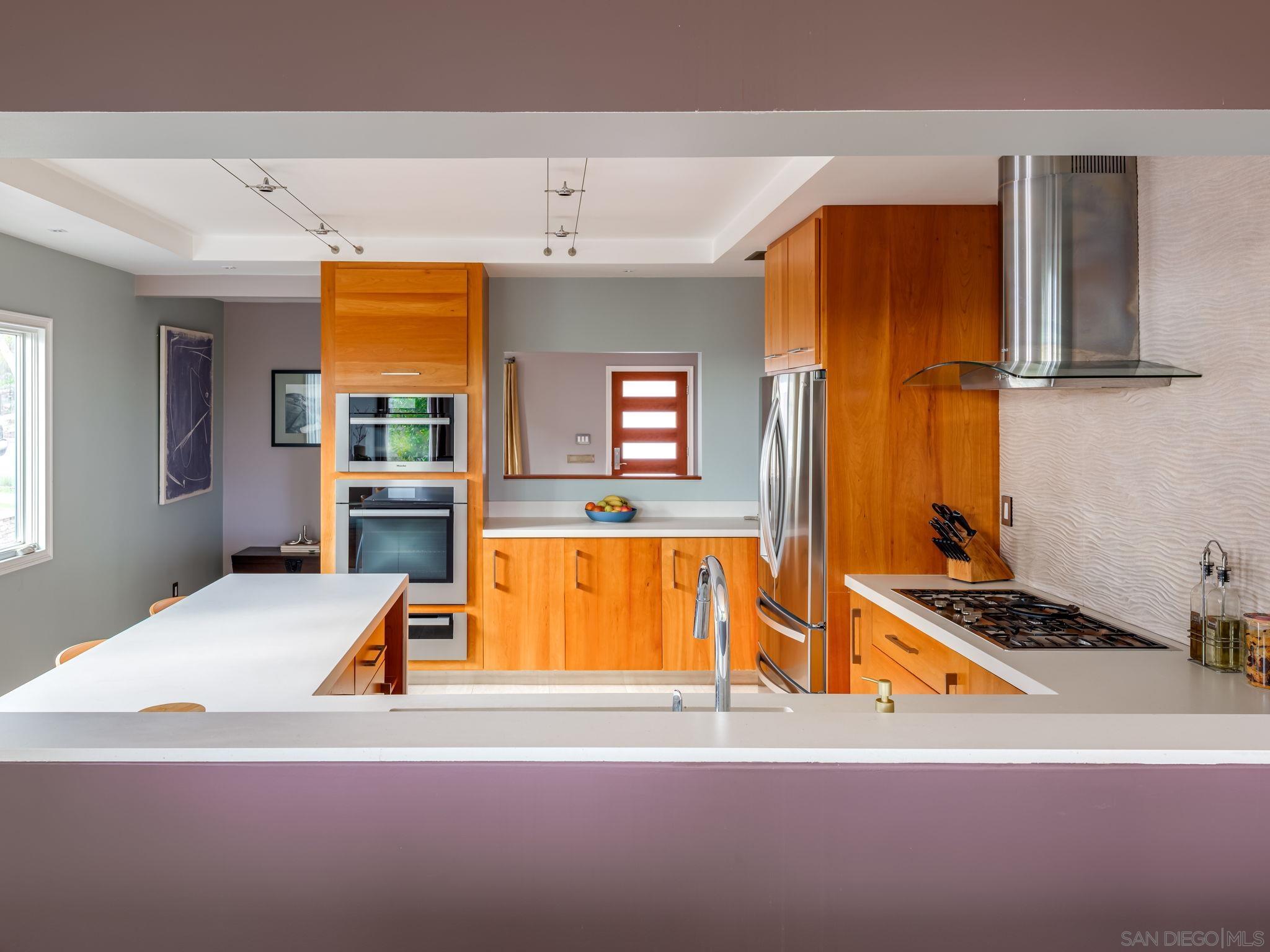 Detail Gallery Image 12 of 39 For 2335  33rd St, San Diego,  CA 92104 - 4 Beds | 3 Baths