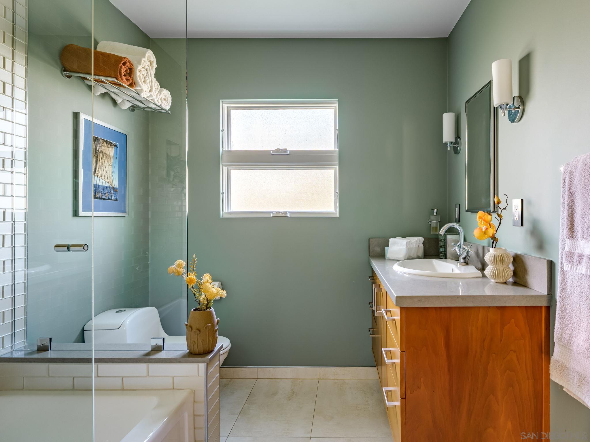 Detail Gallery Image 19 of 39 For 2335  33rd St, San Diego,  CA 92104 - 4 Beds | 3 Baths