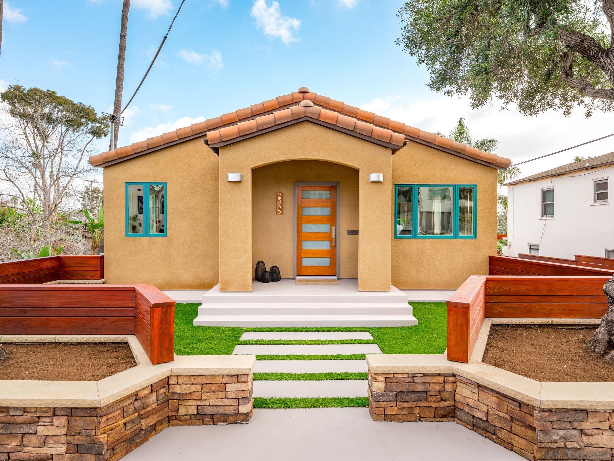 Detail Gallery Image 4 of 39 For 2335  33rd St, San Diego,  CA 92104 - 4 Beds | 3 Baths