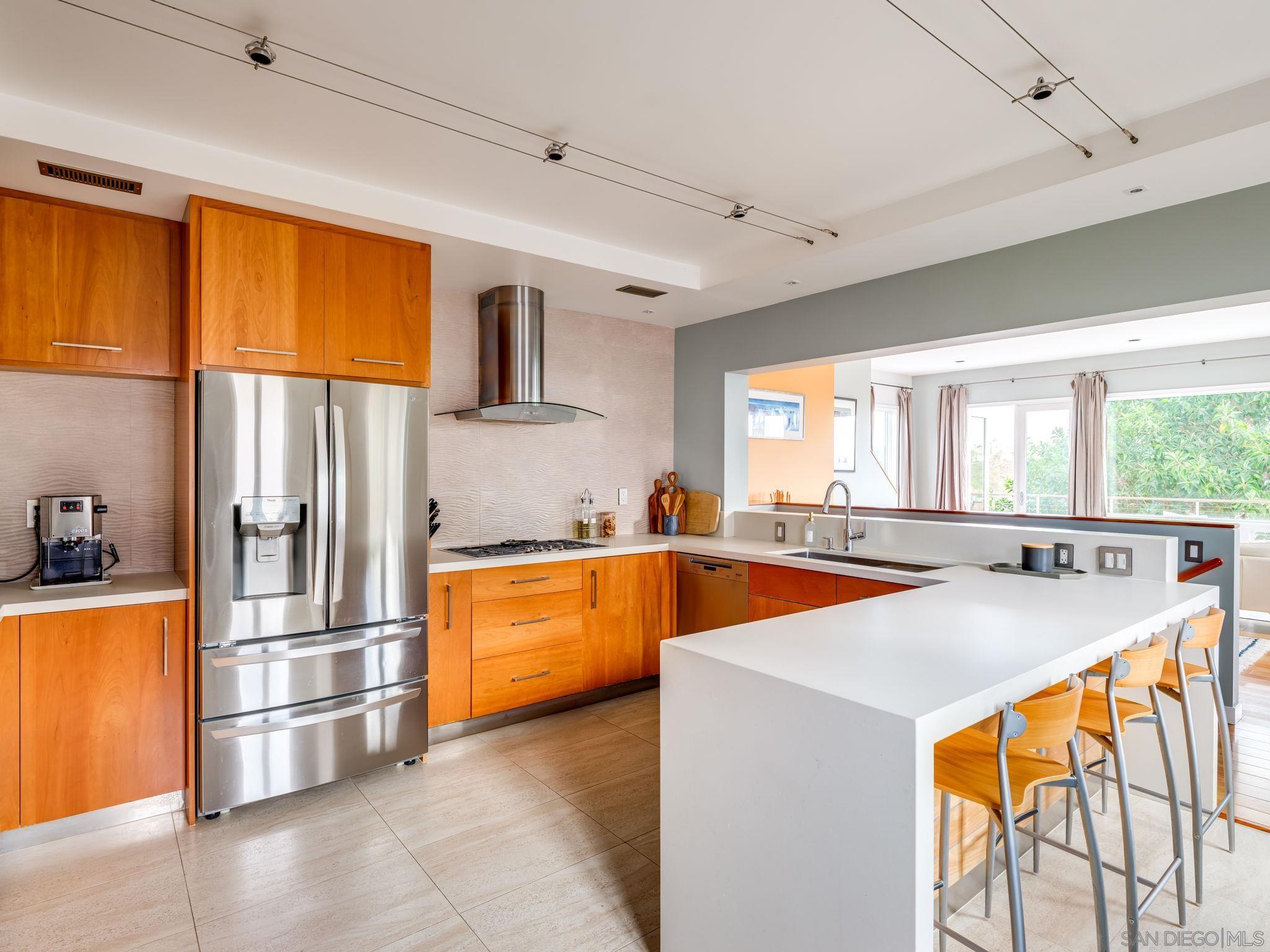 Detail Gallery Image 10 of 39 For 2335  33rd St, San Diego,  CA 92104 - 4 Beds | 3 Baths