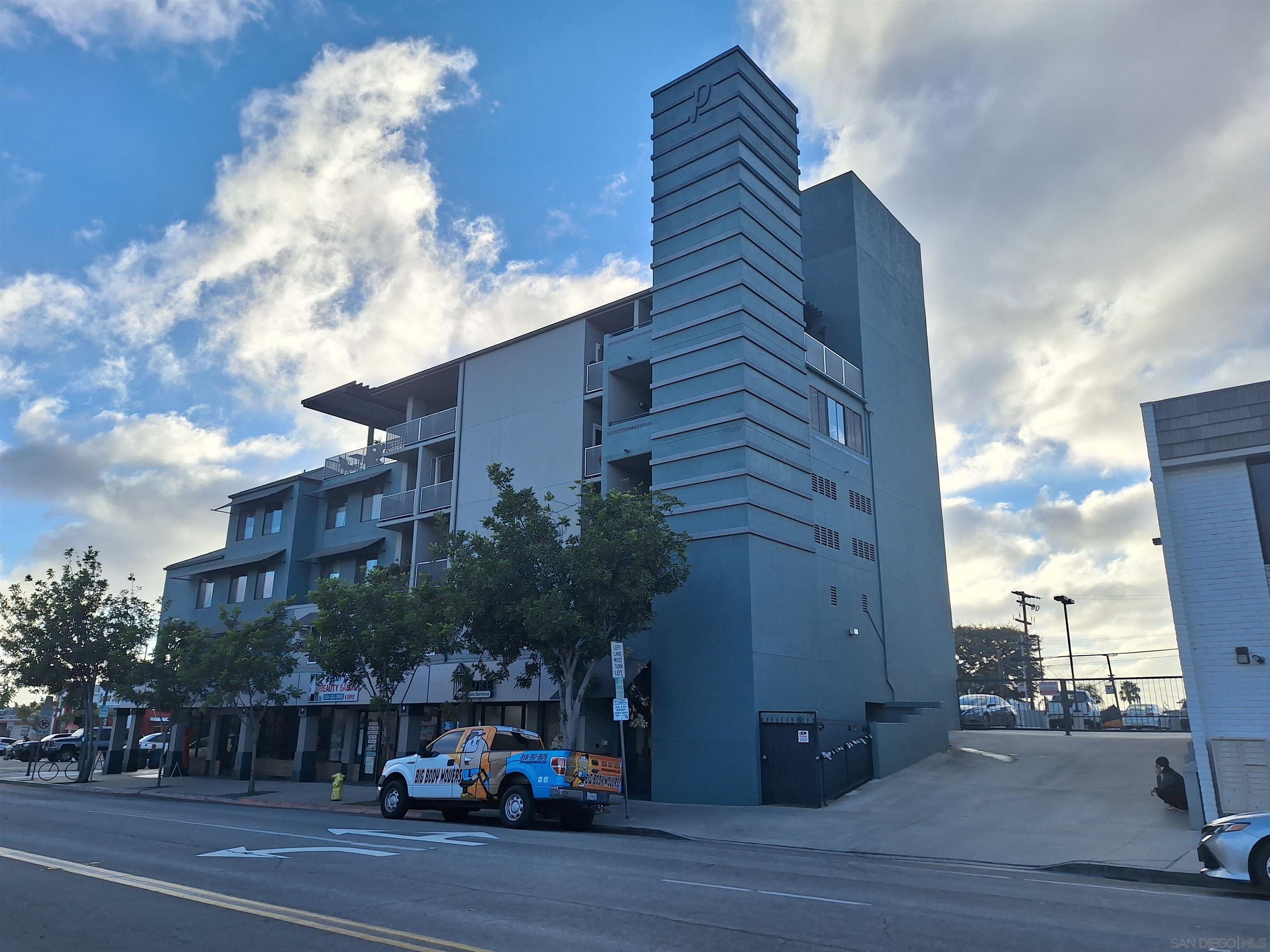 Detail Gallery Image 2 of 14 For 2828  University Avenue, San Diego,  CA 92104 - – Beds | – Baths