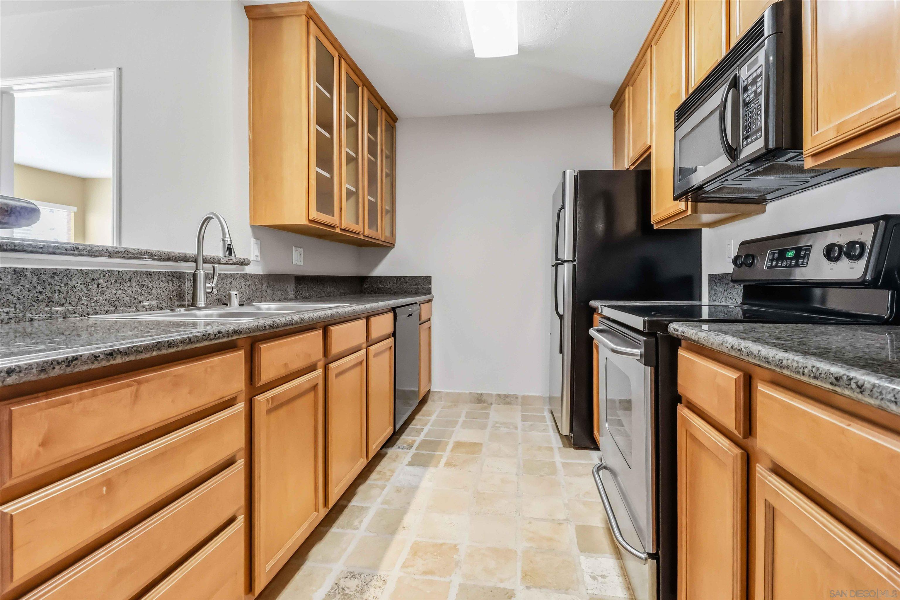 Detail Gallery Image 11 of 34 For 7160  Shoreline  4211, San Diego,  CA 92121 - 2 Beds | 2 Baths