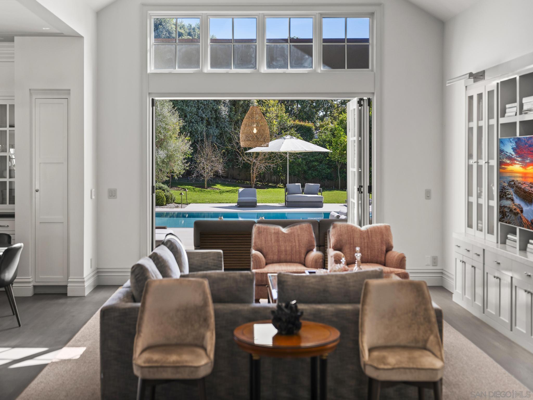 Detail Gallery Image 12 of 44 For 1009  Solymar Drive, La Jolla,  CA 92037 - 6 Beds | 6/1 Baths