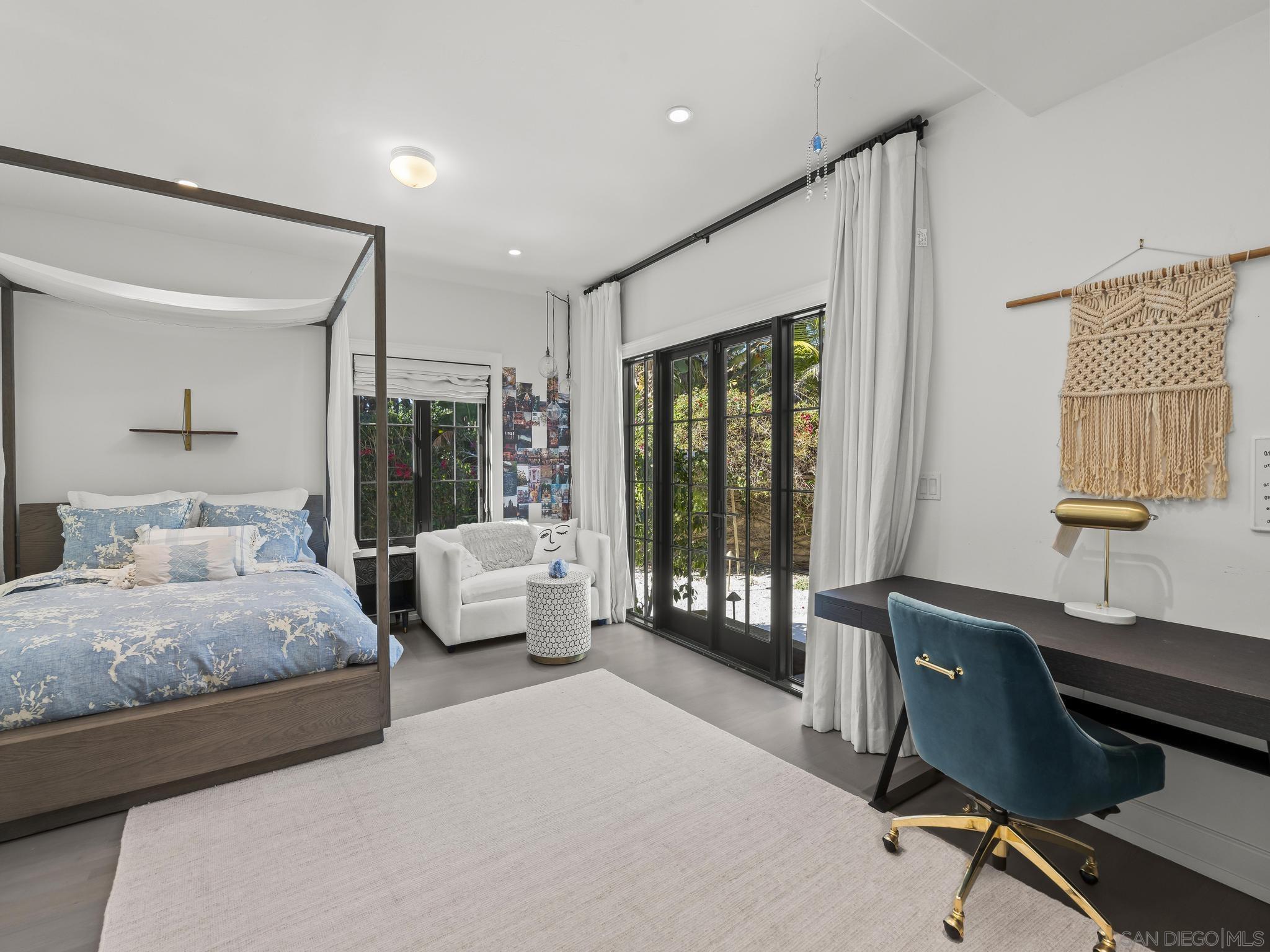 Detail Gallery Image 25 of 44 For 1009  Solymar Drive, La Jolla,  CA 92037 - 6 Beds | 6/1 Baths