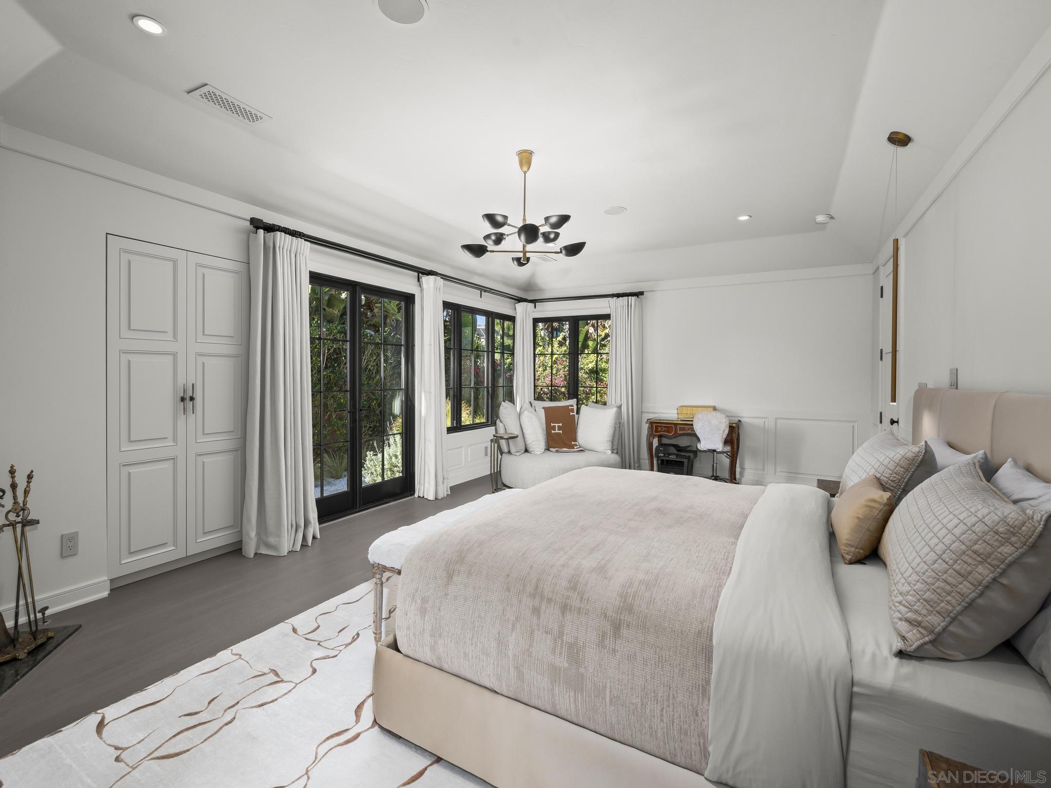 Detail Gallery Image 30 of 44 For 1009  Solymar Drive, La Jolla,  CA 92037 - 6 Beds | 6/1 Baths