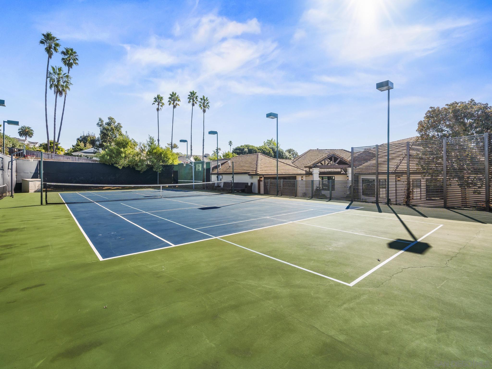 Detail Gallery Image 4 of 44 For 1009  Solymar Drive, La Jolla,  CA 92037 - 6 Beds | 6/1 Baths