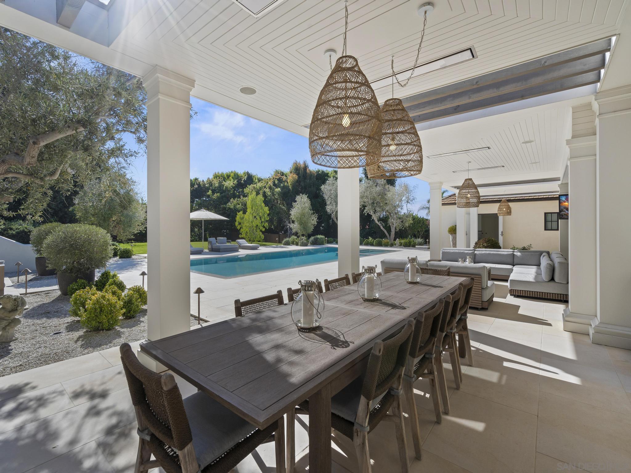 Detail Gallery Image 8 of 44 For 1009  Solymar Drive, La Jolla,  CA 92037 - 6 Beds | 6/1 Baths