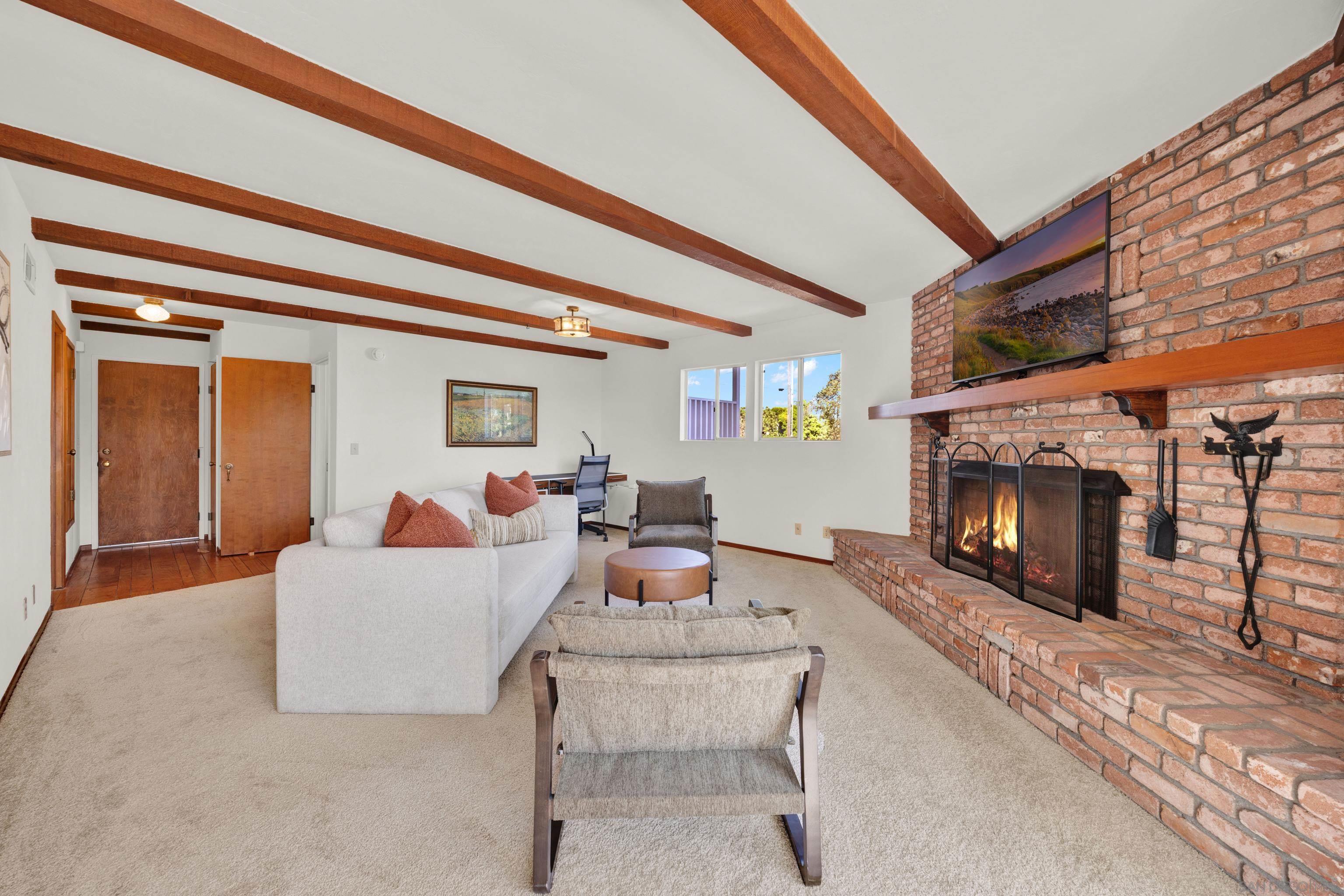 Detail Gallery Image 12 of 27 For 311  Corto Street, Solana Beach,  CA 92075 - 4 Beds | 2/1 Baths