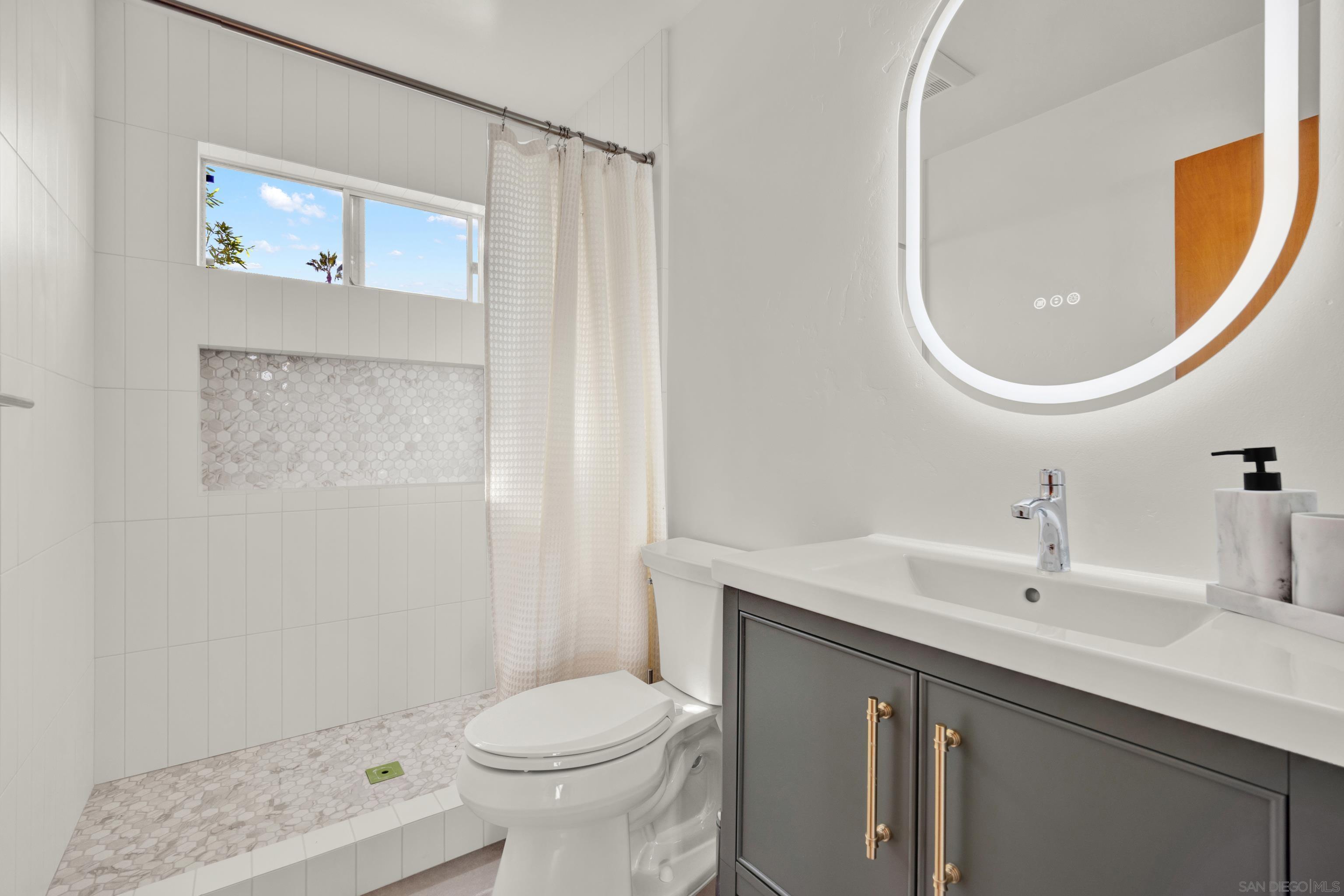 Detail Gallery Image 14 of 27 For 311  Corto Street, Solana Beach,  CA 92075 - 4 Beds | 2/1 Baths