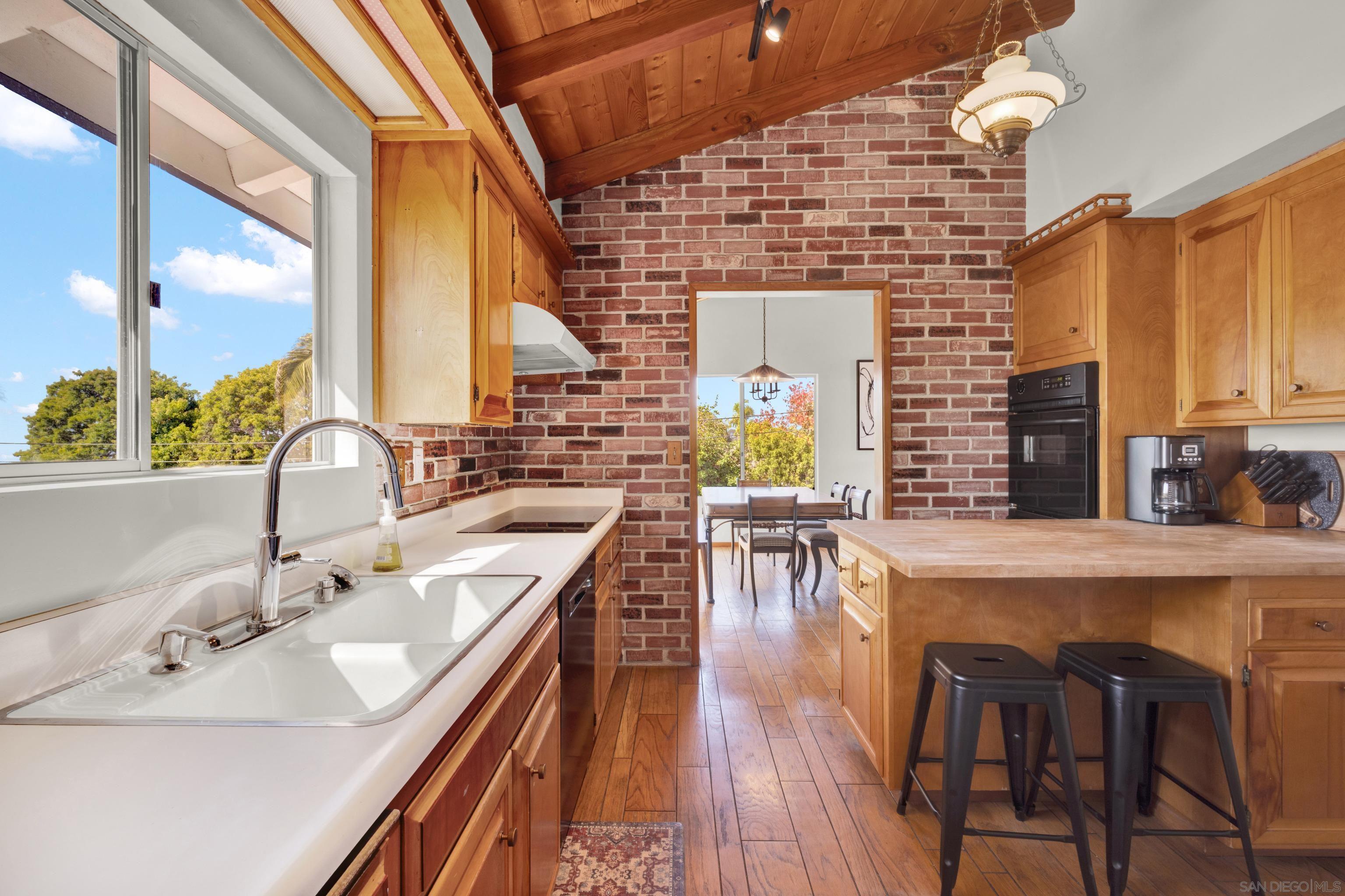 Detail Gallery Image 18 of 27 For 311  Corto Street, Solana Beach,  CA 92075 - 4 Beds | 2/1 Baths