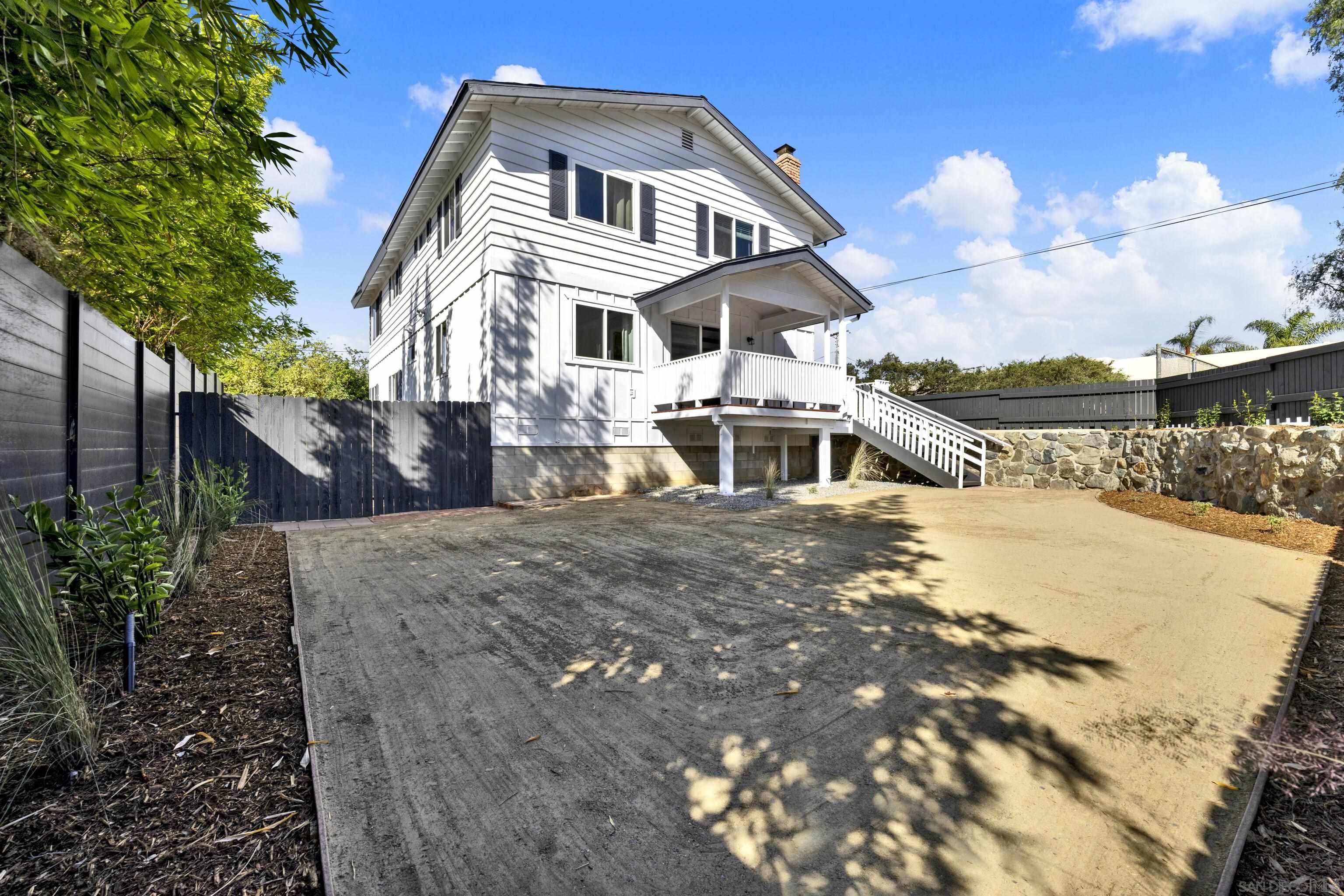 Detail Gallery Image 22 of 27 For 311  Corto Street, Solana Beach,  CA 92075 - 4 Beds | 2/1 Baths