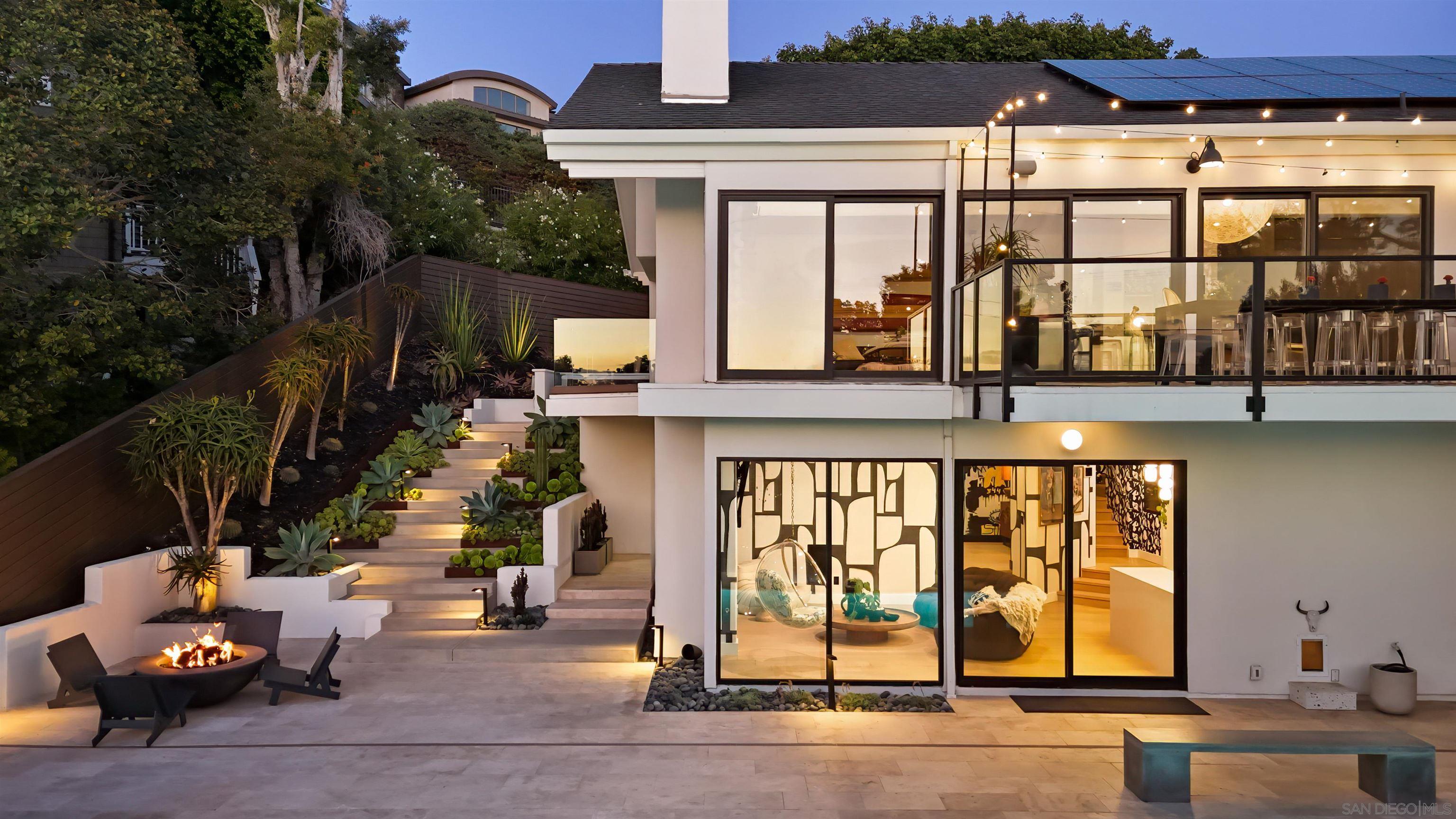 Detail Gallery Image 3 of 55 For 5676  Taft Ave, La Jolla,  CA 92037 - 6 Beds | 3 Baths