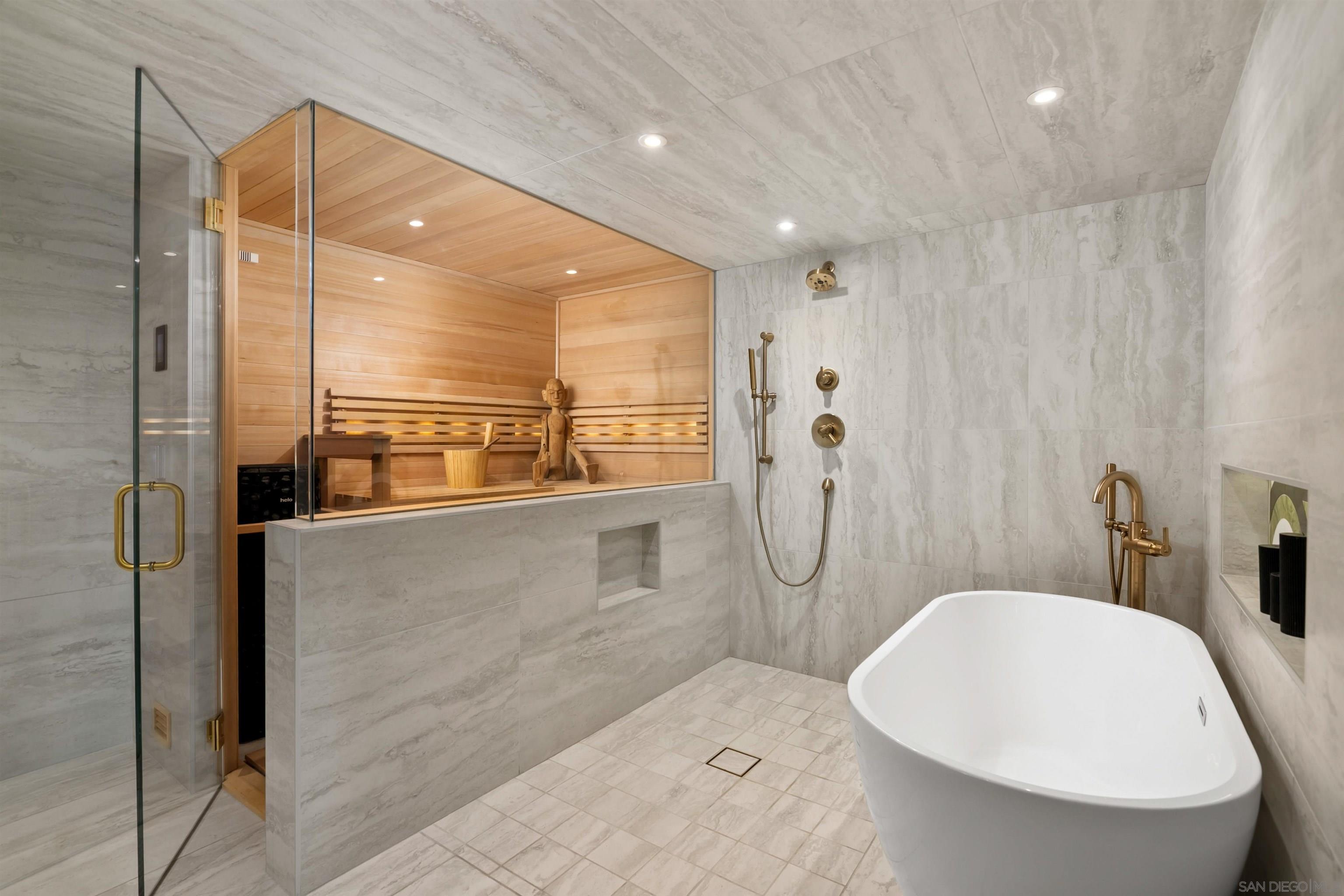 Detail Gallery Image 34 of 55 For 5676  Taft Ave, La Jolla,  CA 92037 - 6 Beds | 3 Baths