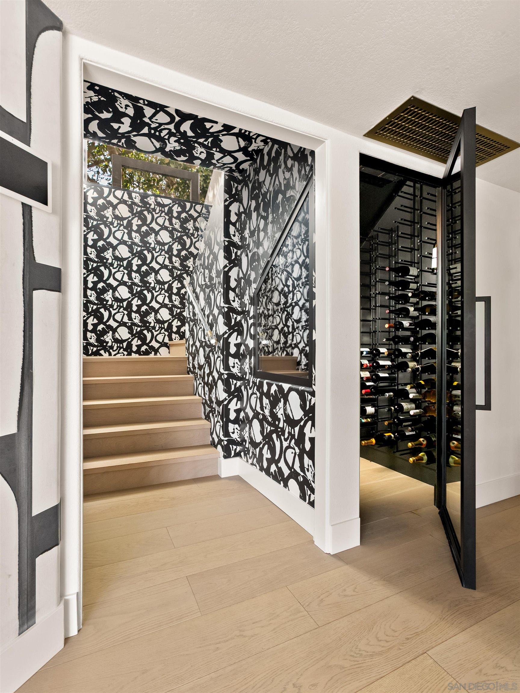 Detail Gallery Image 35 of 57 For 5676  Taft Ave, La Jolla,  CA 92037 - 6 Beds | 3 Baths