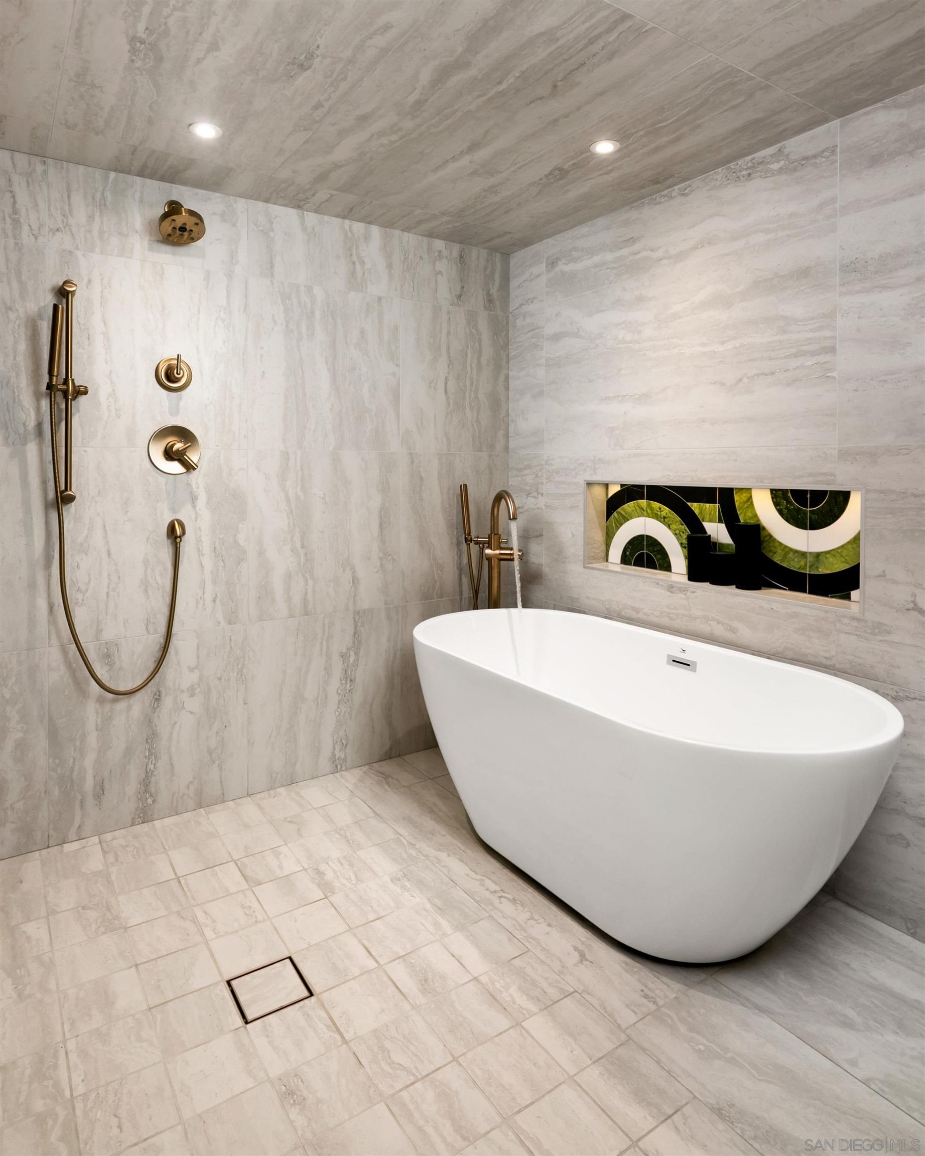 Detail Gallery Image 36 of 55 For 5676  Taft Ave, La Jolla,  CA 92037 - 6 Beds | 3 Baths