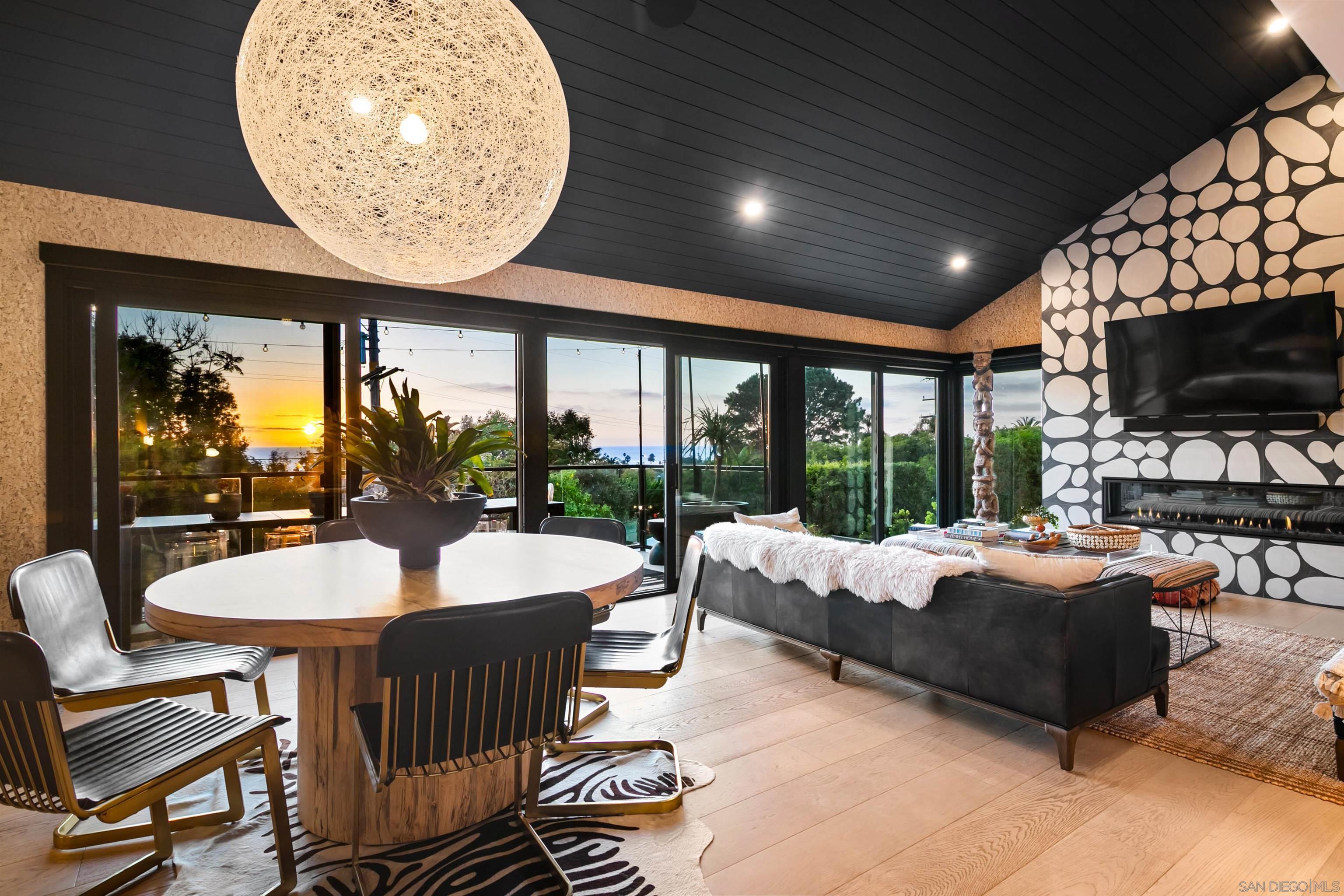 Detail Gallery Image 5 of 55 For 5676  Taft Ave, La Jolla,  CA 92037 - 6 Beds | 3 Baths