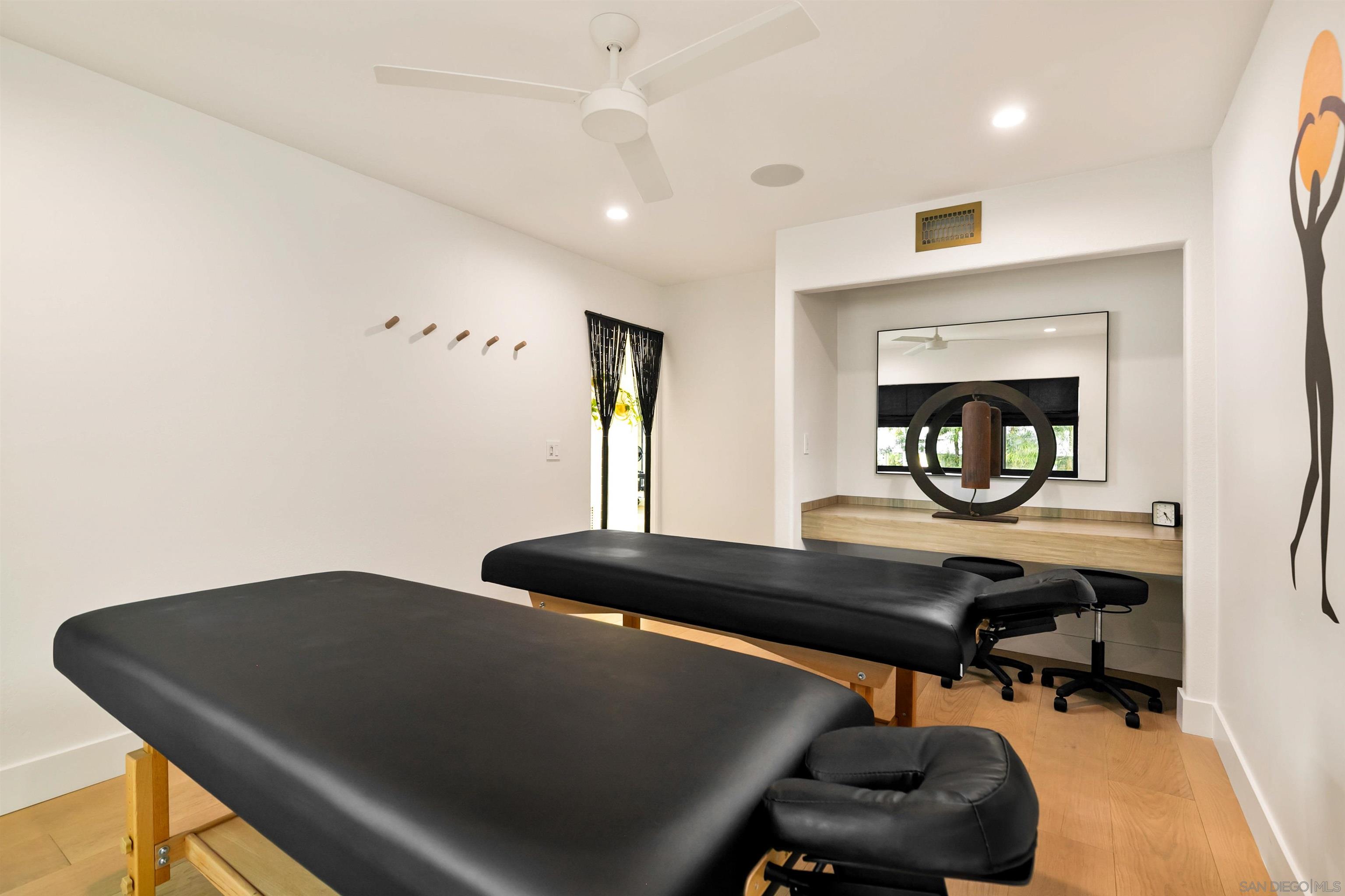 Detail Gallery Image 41 of 55 For 5676  Taft Ave, La Jolla,  CA 92037 - 6 Beds | 3 Baths