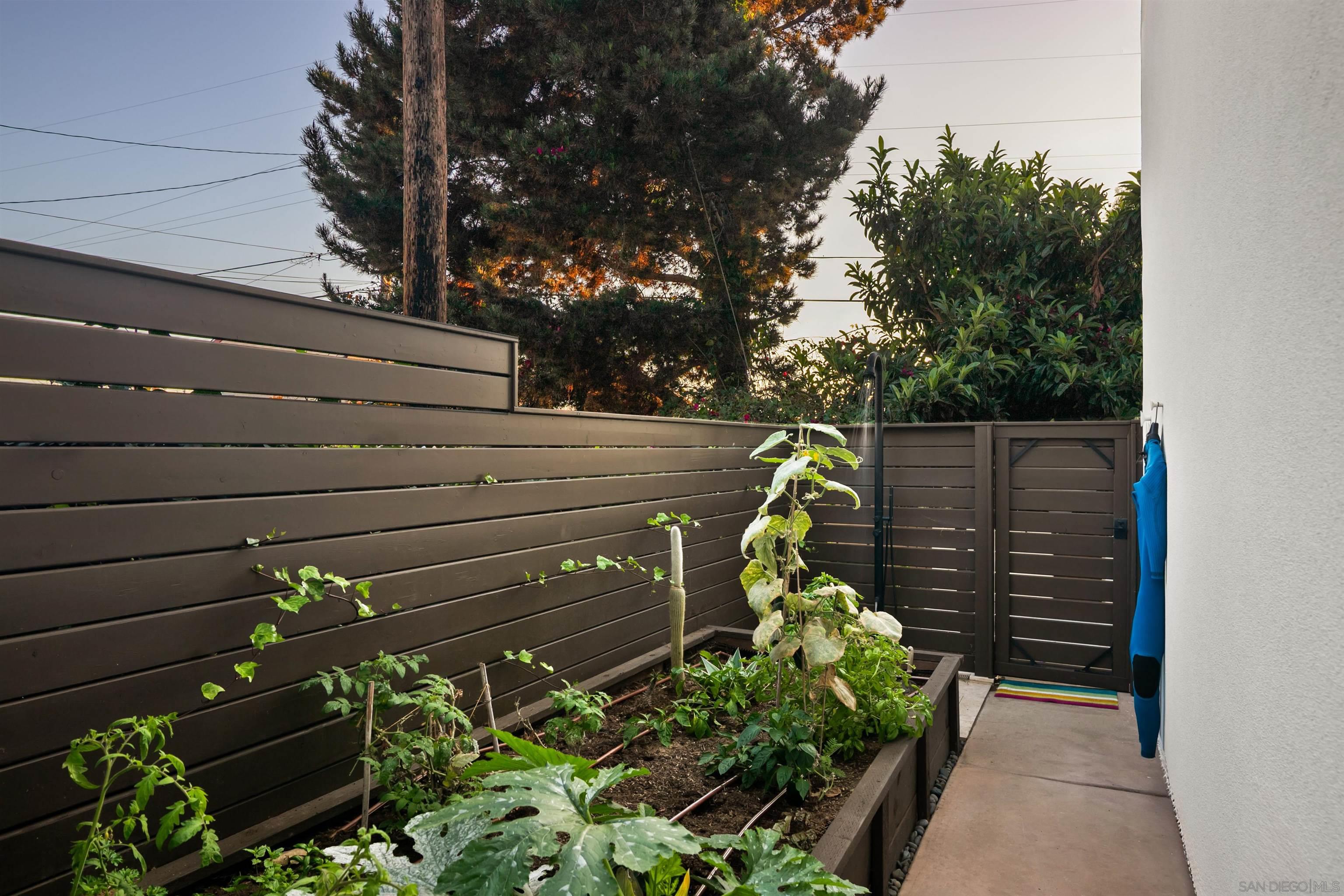 Detail Gallery Image 53 of 57 For 5676  Taft Ave, La Jolla,  CA 92037 - 6 Beds | 3 Baths