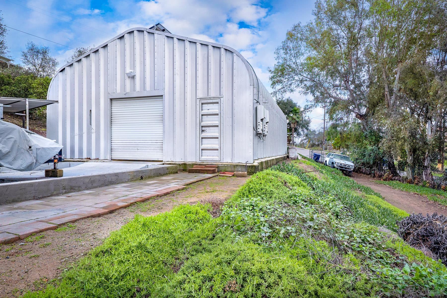 Detail Gallery Image 2 of 25 For 29079  Aerie, Valley Center,  CA 92082 - 3 Beds | 2 Baths