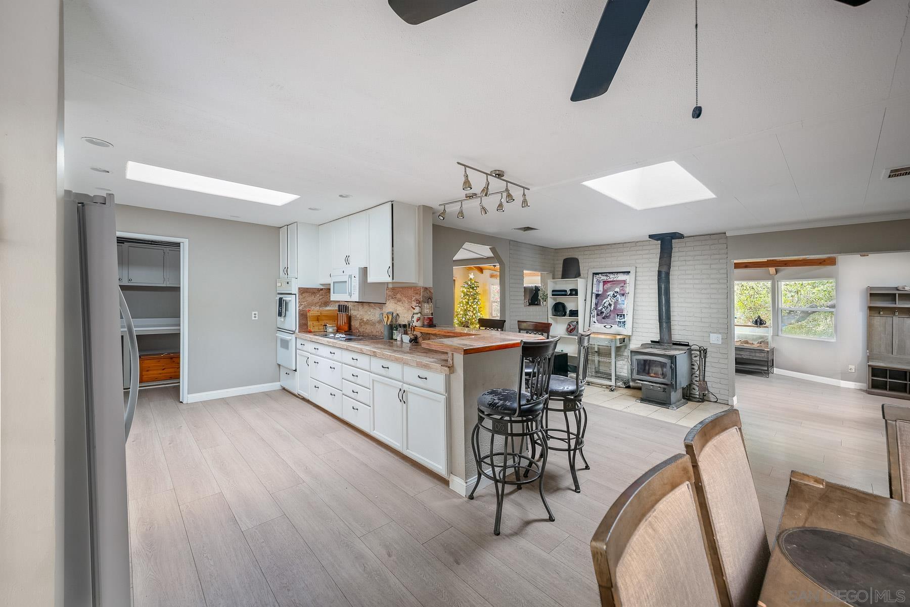 Detail Gallery Image 8 of 25 For 29079  Aerie, Valley Center,  CA 92082 - 3 Beds | 2 Baths