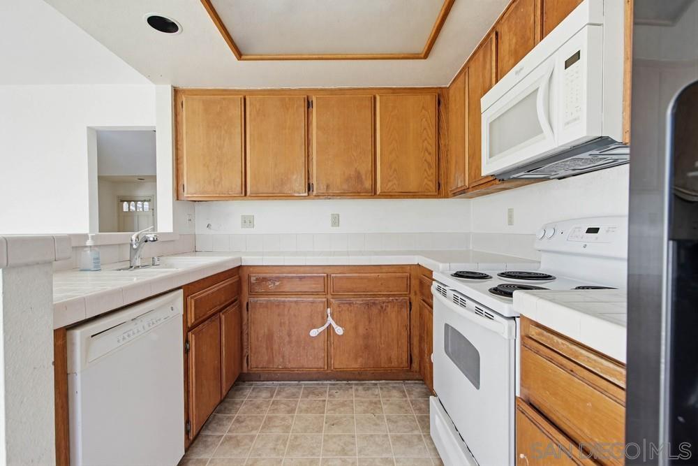 Detail Gallery Image 18 of 43 For 6939  Westleigh Place, San Diego,  CA 92126 - 4 Beds | 2/1 Baths