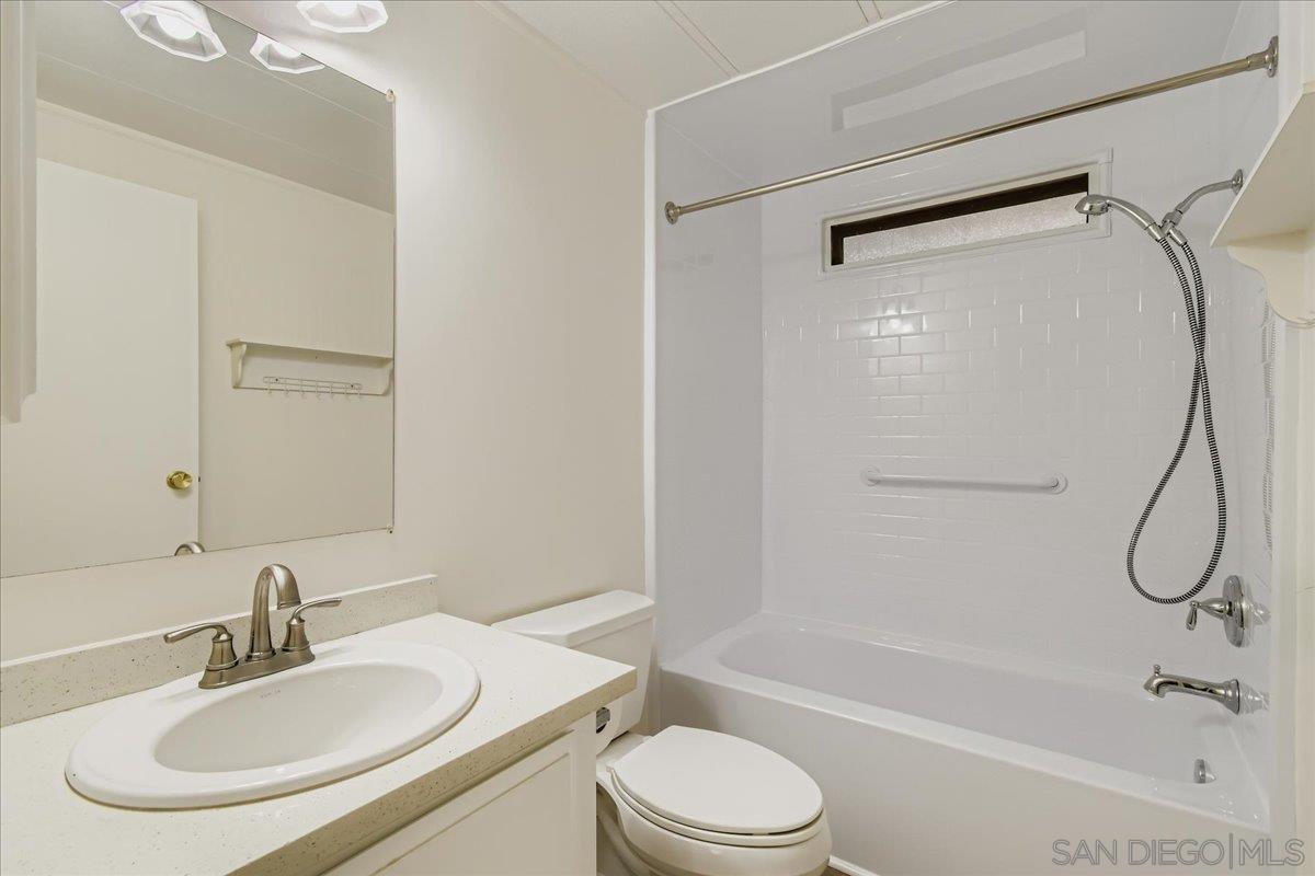 Detail Gallery Image 19 of 31 For 11949  Riverside Dr  #176,  Lakeside,  CA 92040 - 3 Beds | 2 Baths