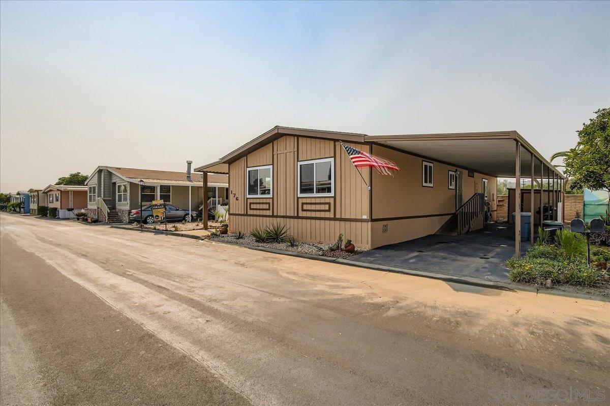 Detail Gallery Image 4 of 31 For 11949  Riverside Dr  #176,  Lakeside,  CA 92040 - 3 Beds | 2 Baths