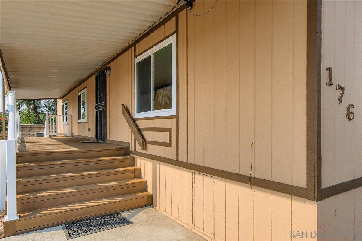 Detail Gallery Image 5 of 31 For 11949  Riverside Dr  #176,  Lakeside,  CA 92040 - 3 Beds | 2 Baths