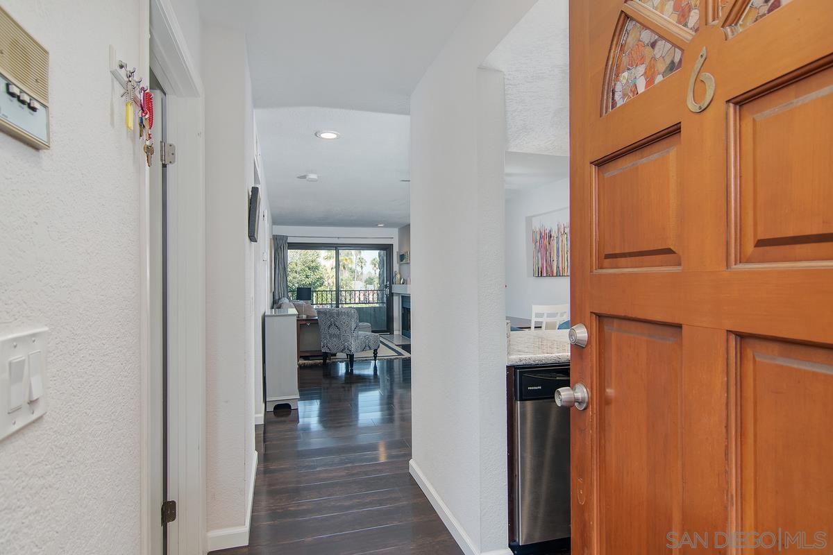 Detail Gallery Image 22 of 28 For 4494  Mentone St.  #6,  San Diego,  CA 92107 - 2 Beds | 2 Baths