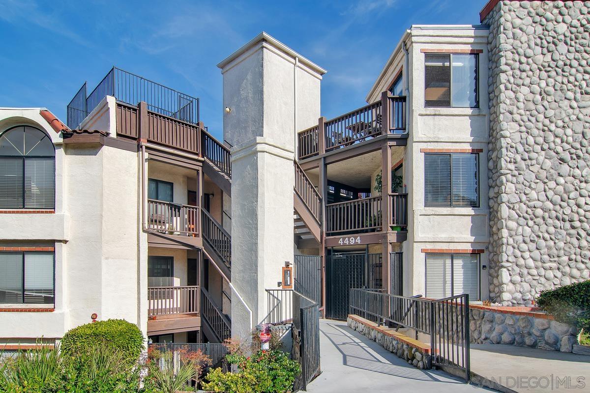 Detail Gallery Image 7 of 28 For 4494  Mentone St.  #6,  San Diego,  CA 92107 - 2 Beds | 2 Baths