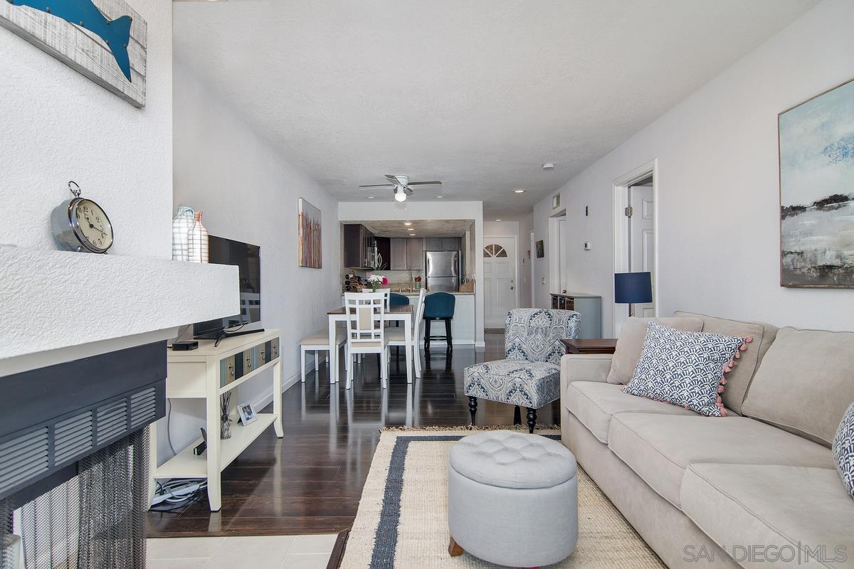 Detail Gallery Image 10 of 28 For 4494  Mentone St.  #6,  San Diego,  CA 92107 - 2 Beds | 2 Baths