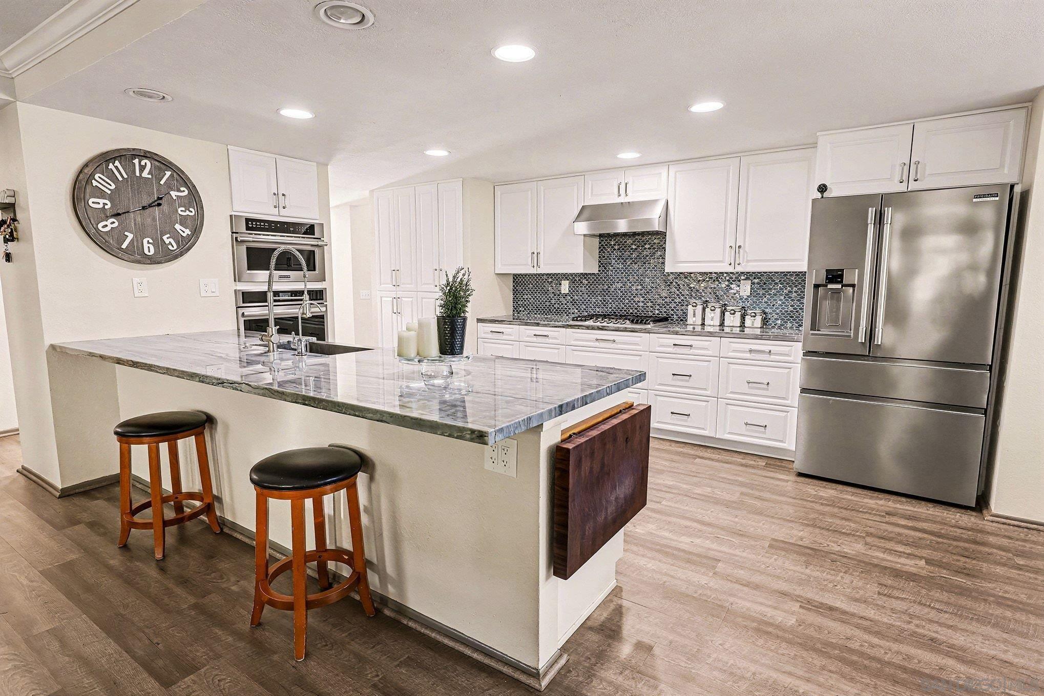 Detail Gallery Image 14 of 43 For 627  Valley Grove Ln, Escondido,  CA 92025 - 4 Beds | 2/1 Baths