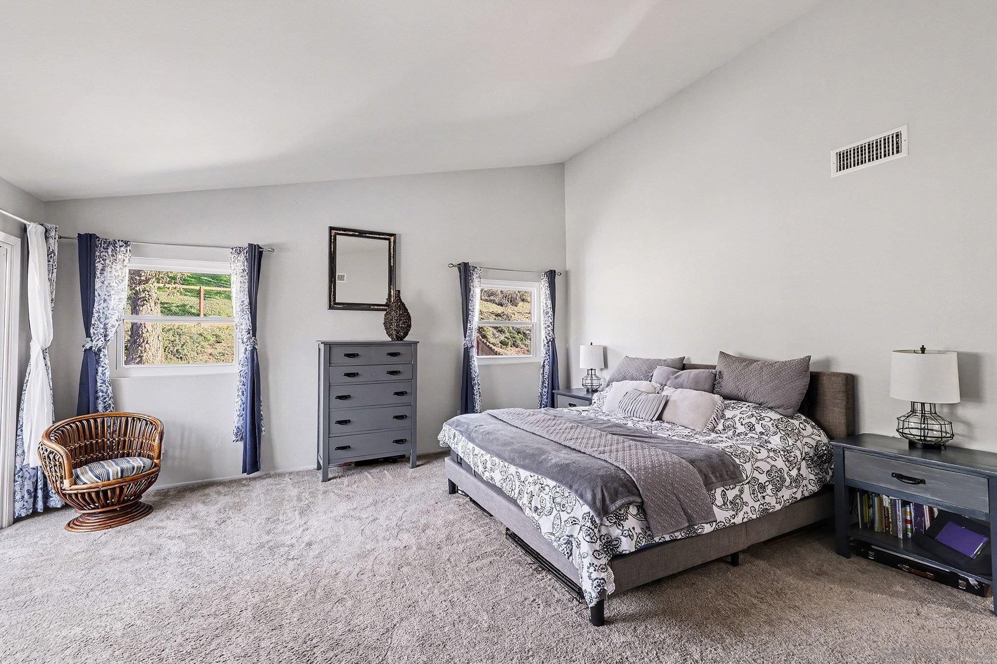 Detail Gallery Image 16 of 43 For 627  Valley Grove Ln, Escondido,  CA 92025 - 4 Beds | 2/1 Baths