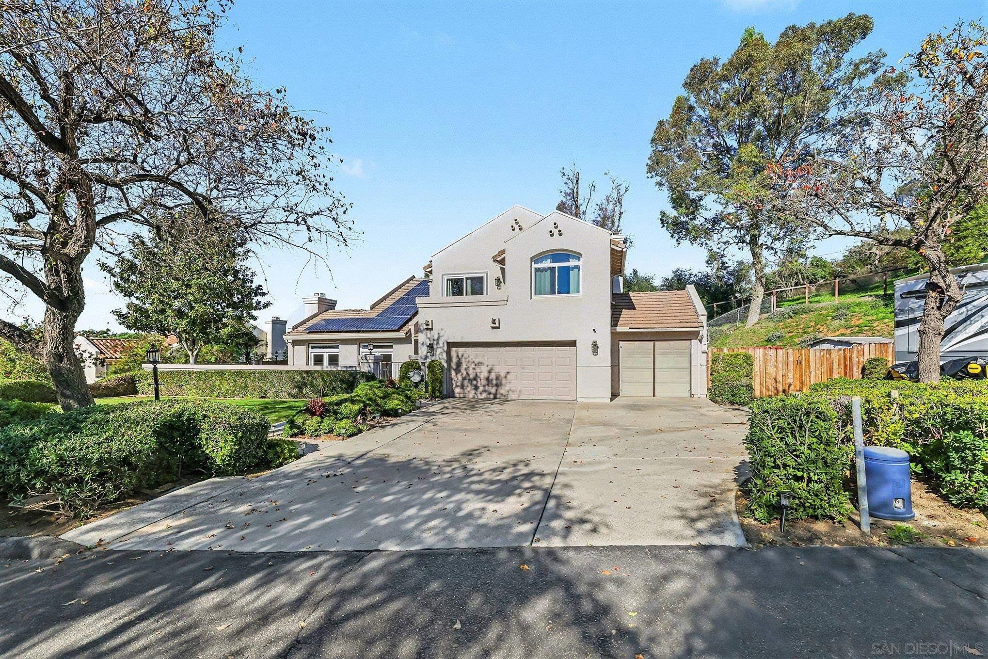 Detail Gallery Image 3 of 43 For 627  Valley Grove Ln, Escondido,  CA 92025 - 4 Beds | 2/1 Baths