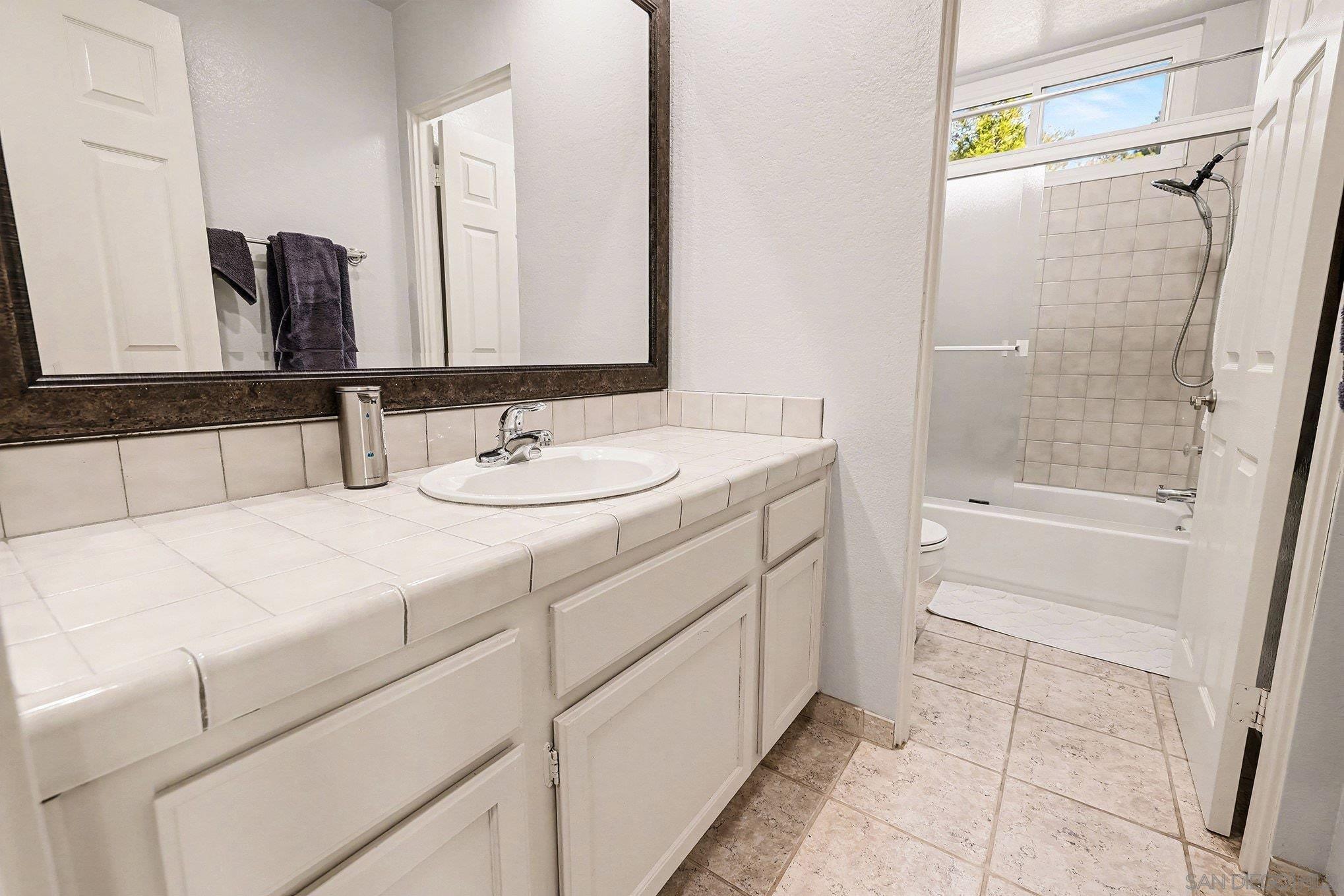 Detail Gallery Image 27 of 43 For 627  Valley Grove Ln, Escondido,  CA 92025 - 4 Beds | 2/1 Baths